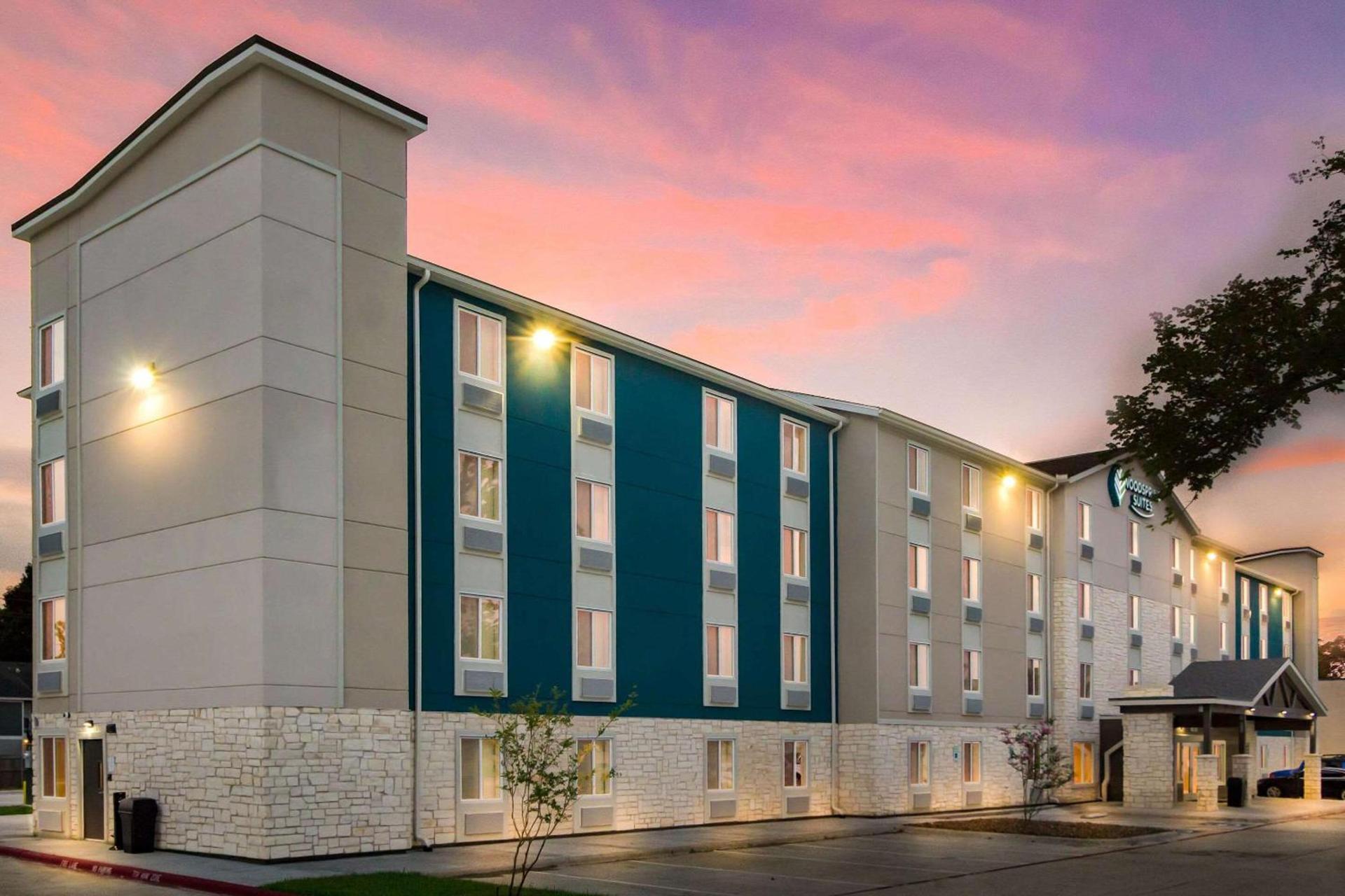 WoodSpring Suites Lake Jackson photo 4
