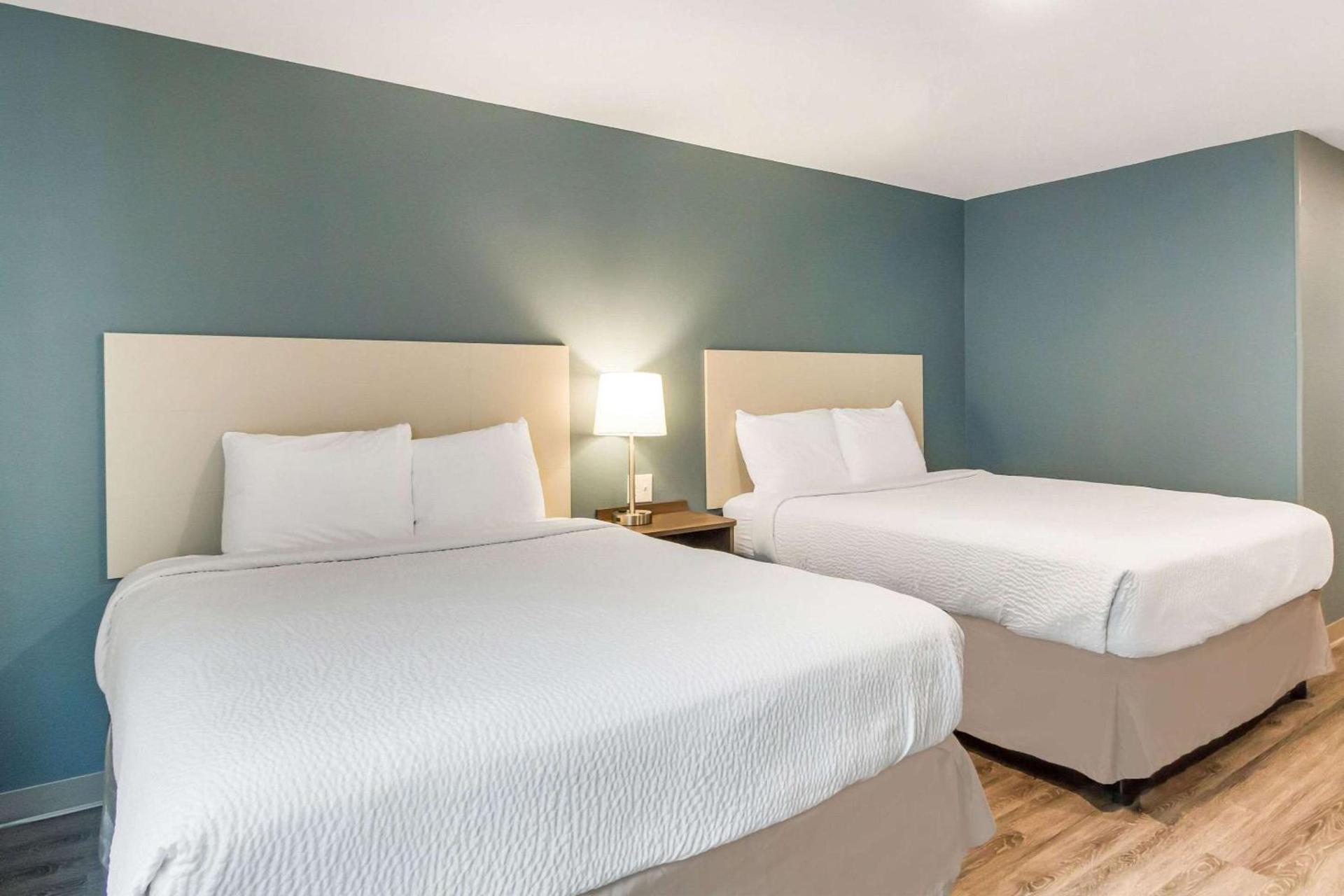 WoodSpring Suites Lake Jackson photo 17