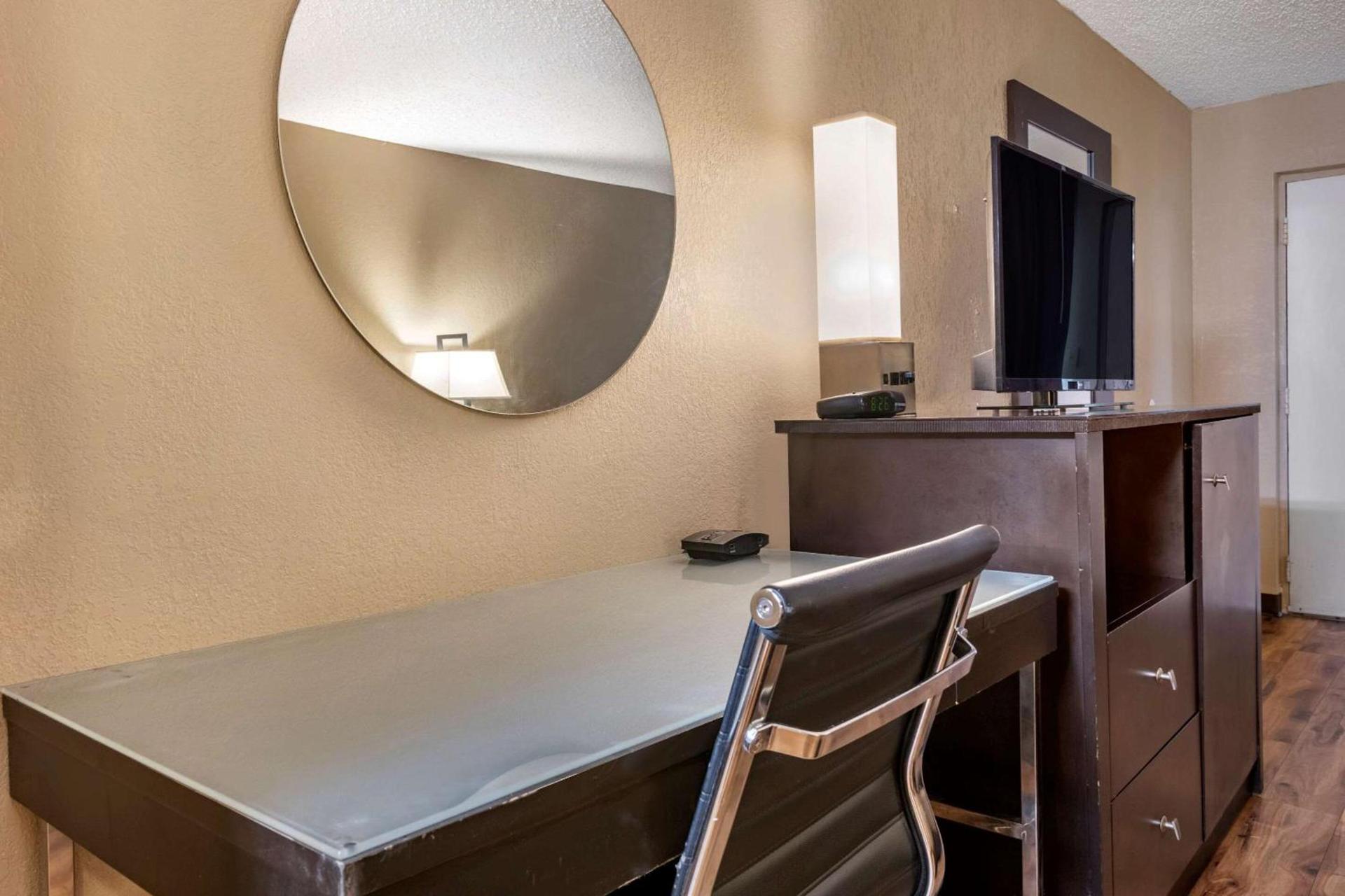 Econo Lodge Sebring photo 6