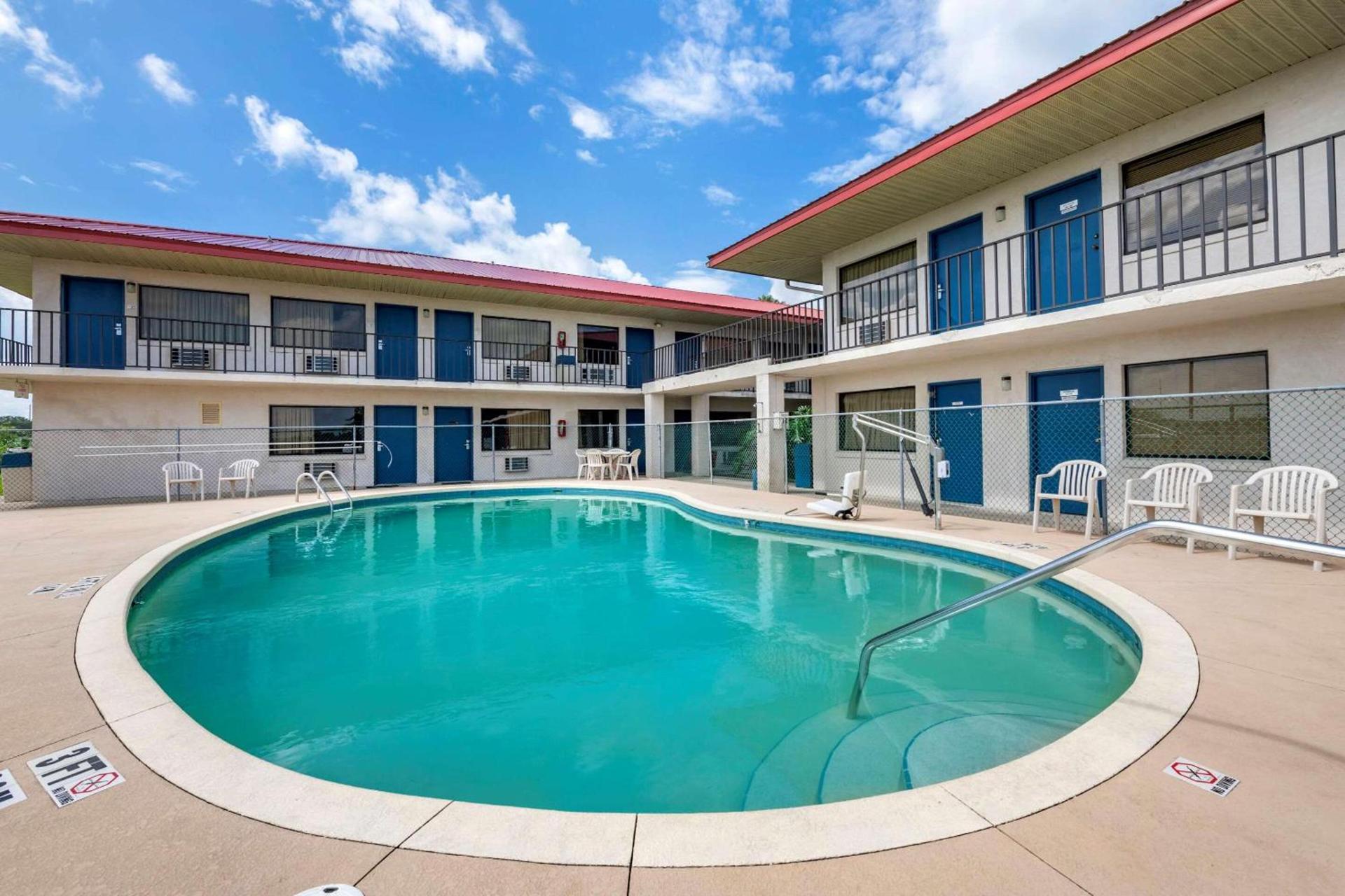 Econo Lodge Sebring photo 18
