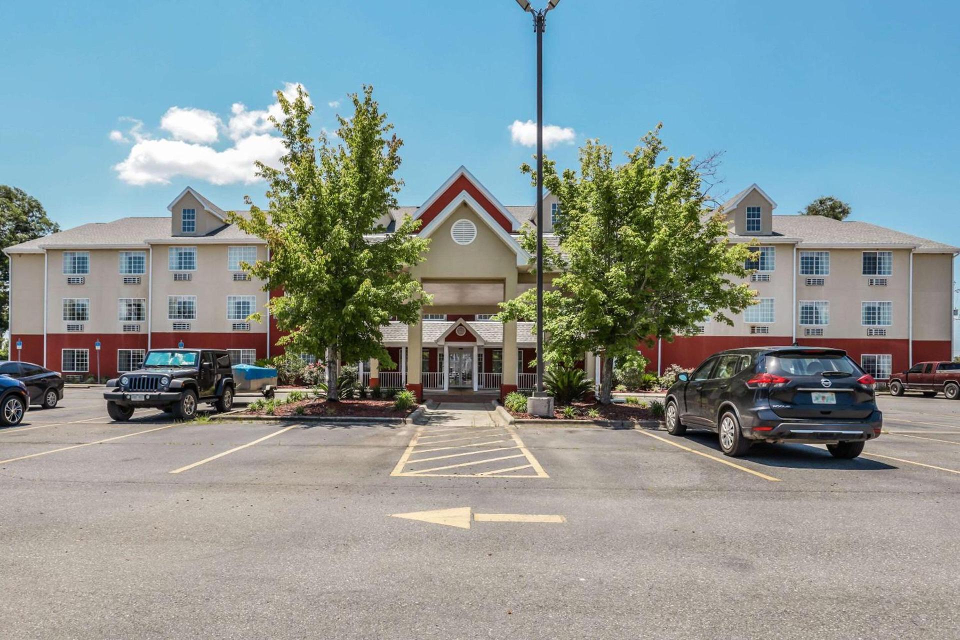 Econo Lodge Inn & Suites Marianna South photo 1