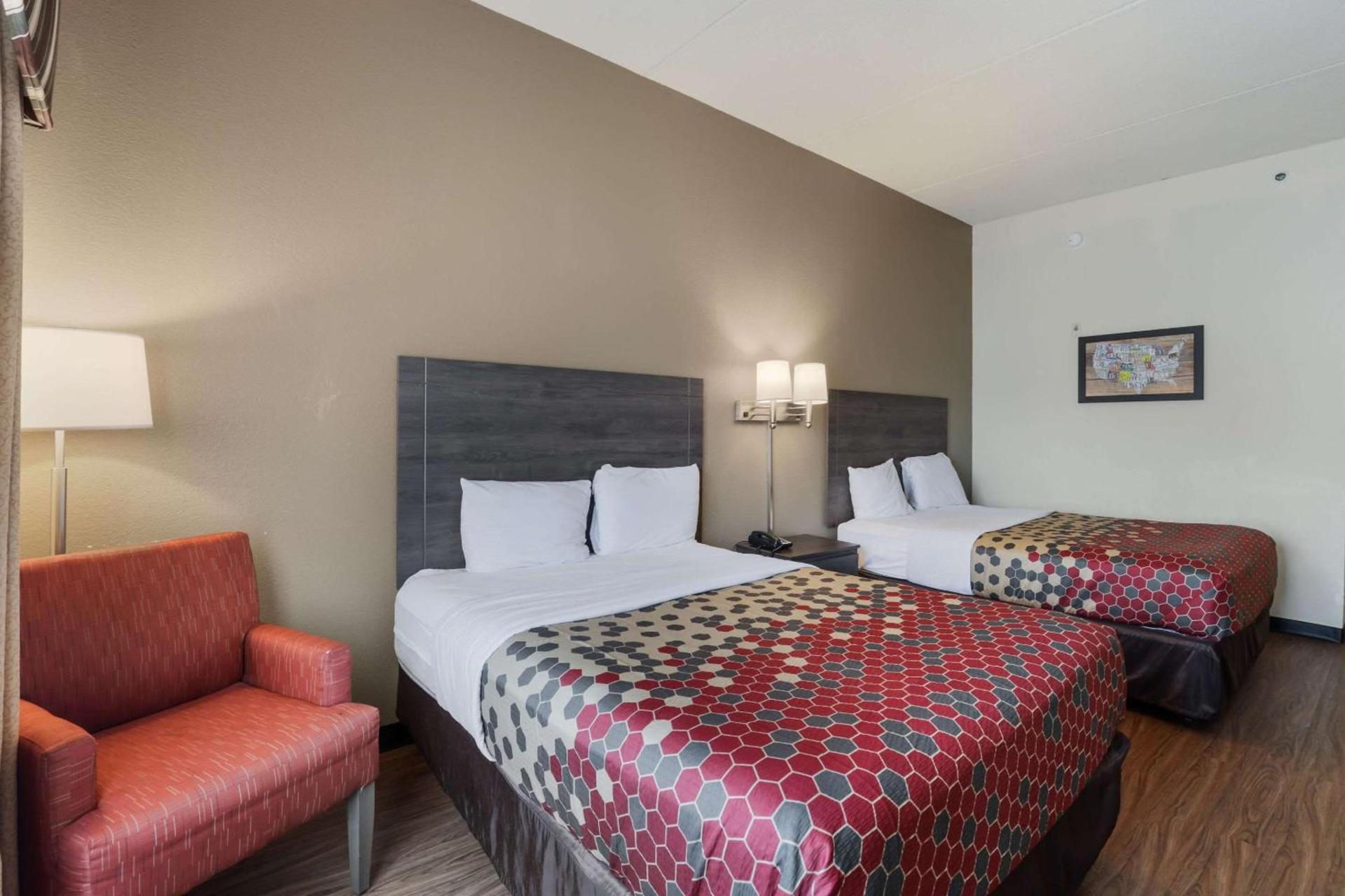 Econo Lodge Inn & Suites Marianna South photo 15
