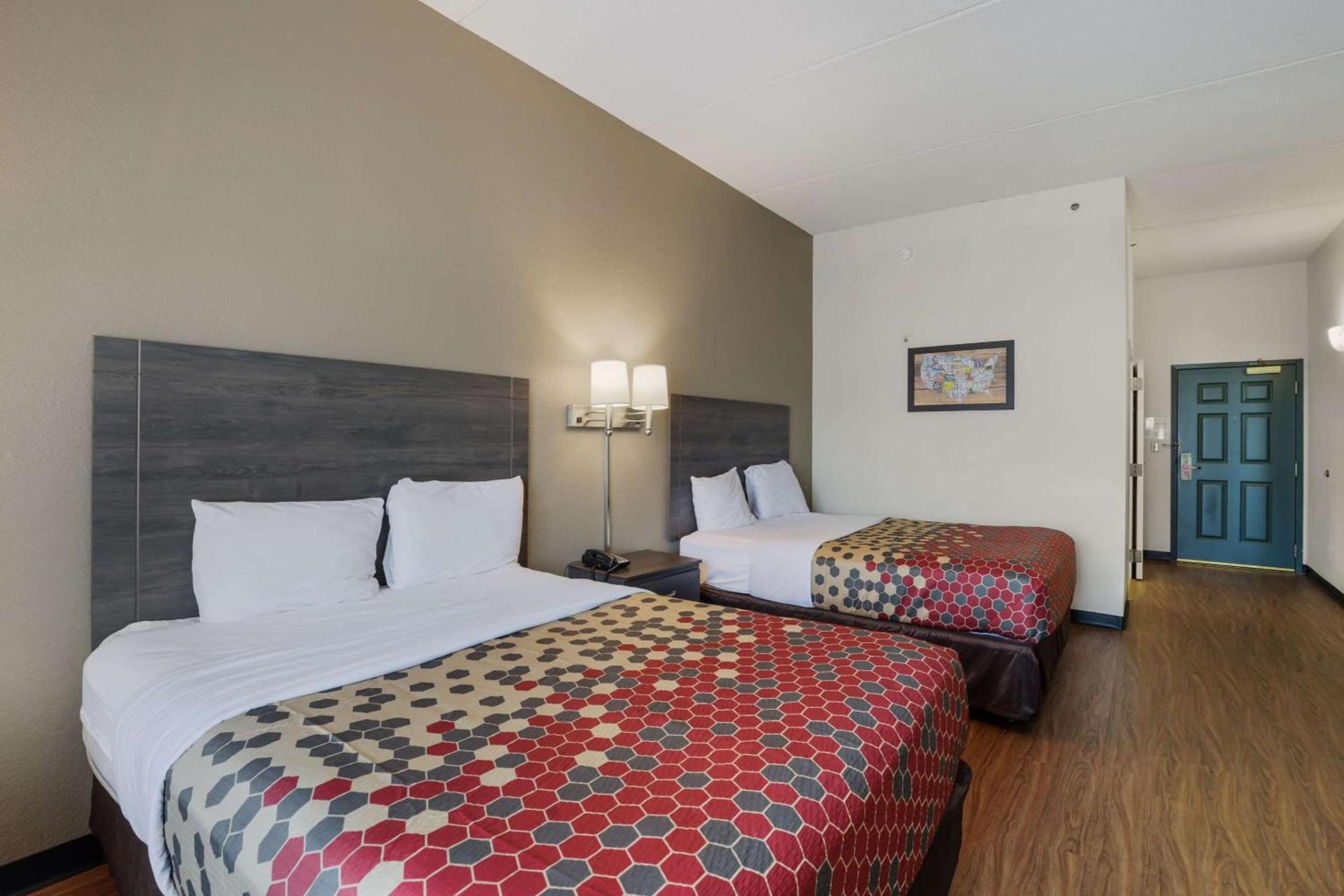Econo Lodge Inn & Suites Marianna South photo 13