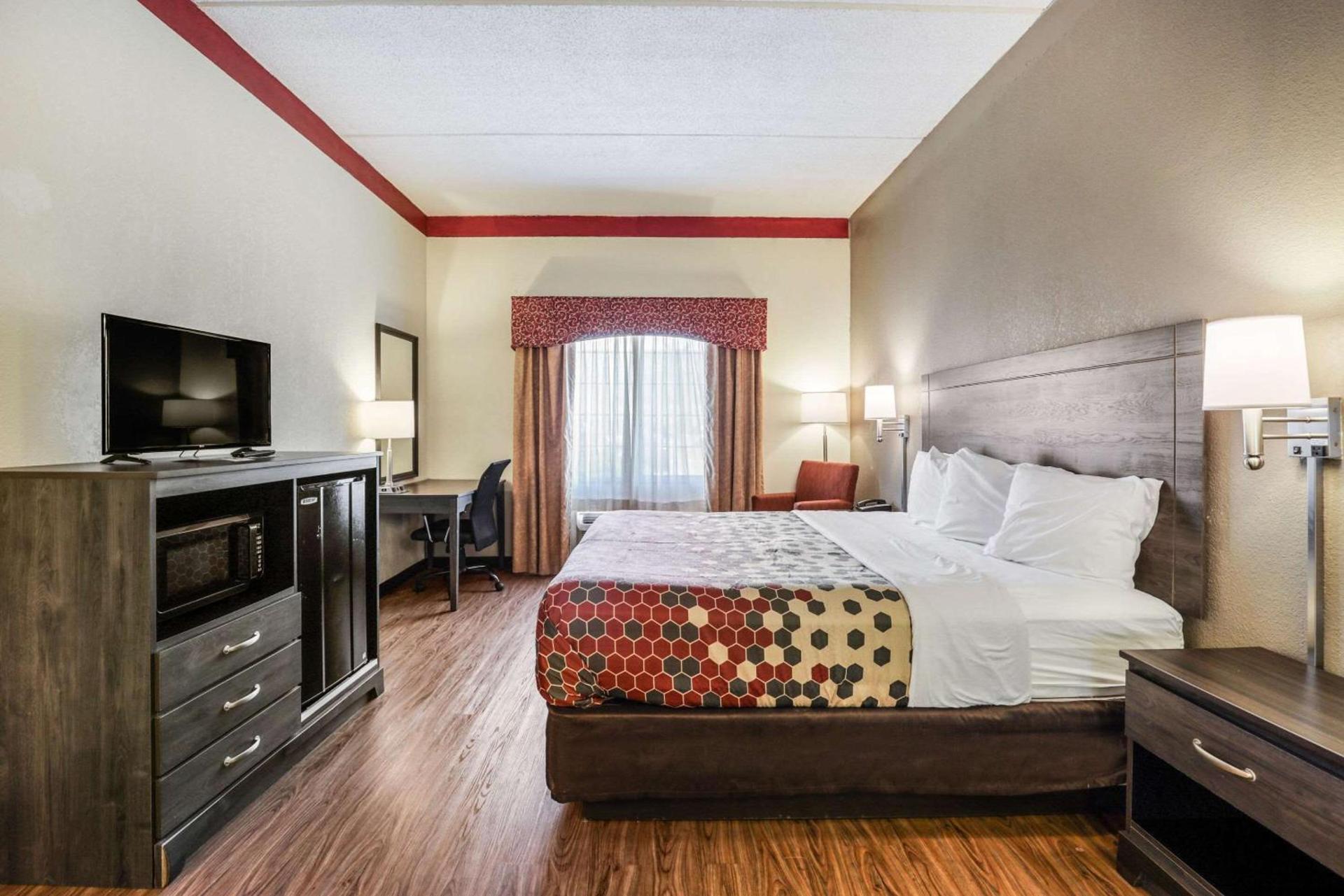 Econo Lodge Inn & Suites Marianna South photo 16