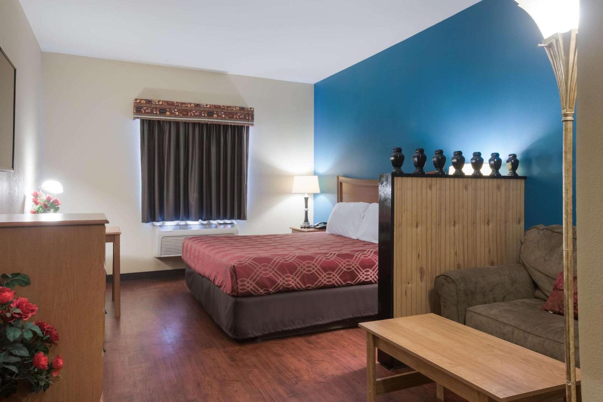 Econo Lodge Inn & Suites Rockmart photo 19