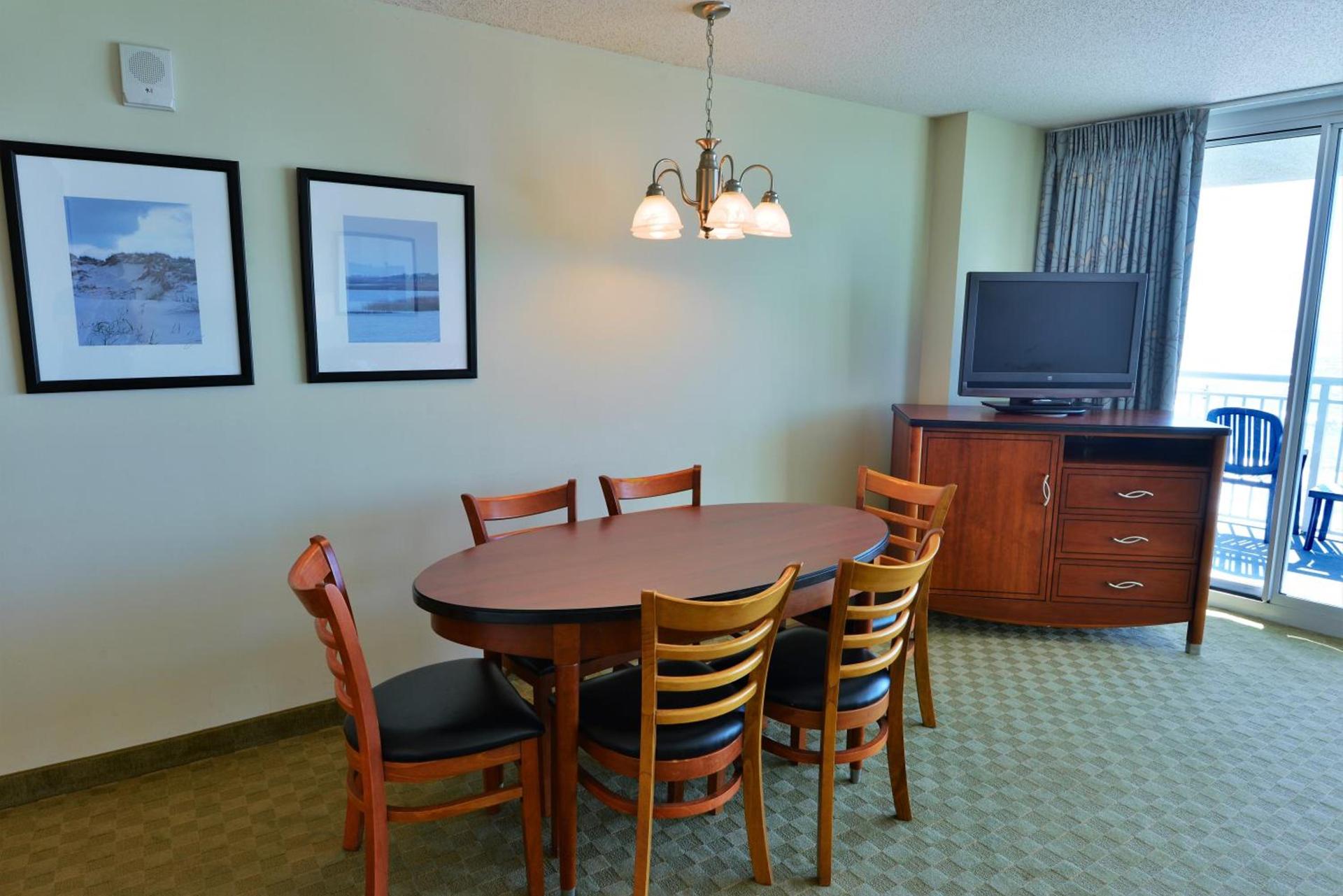 Deluxe Ocean Front Two-Bedroom Condo in Sandy Beach Resort photo 7