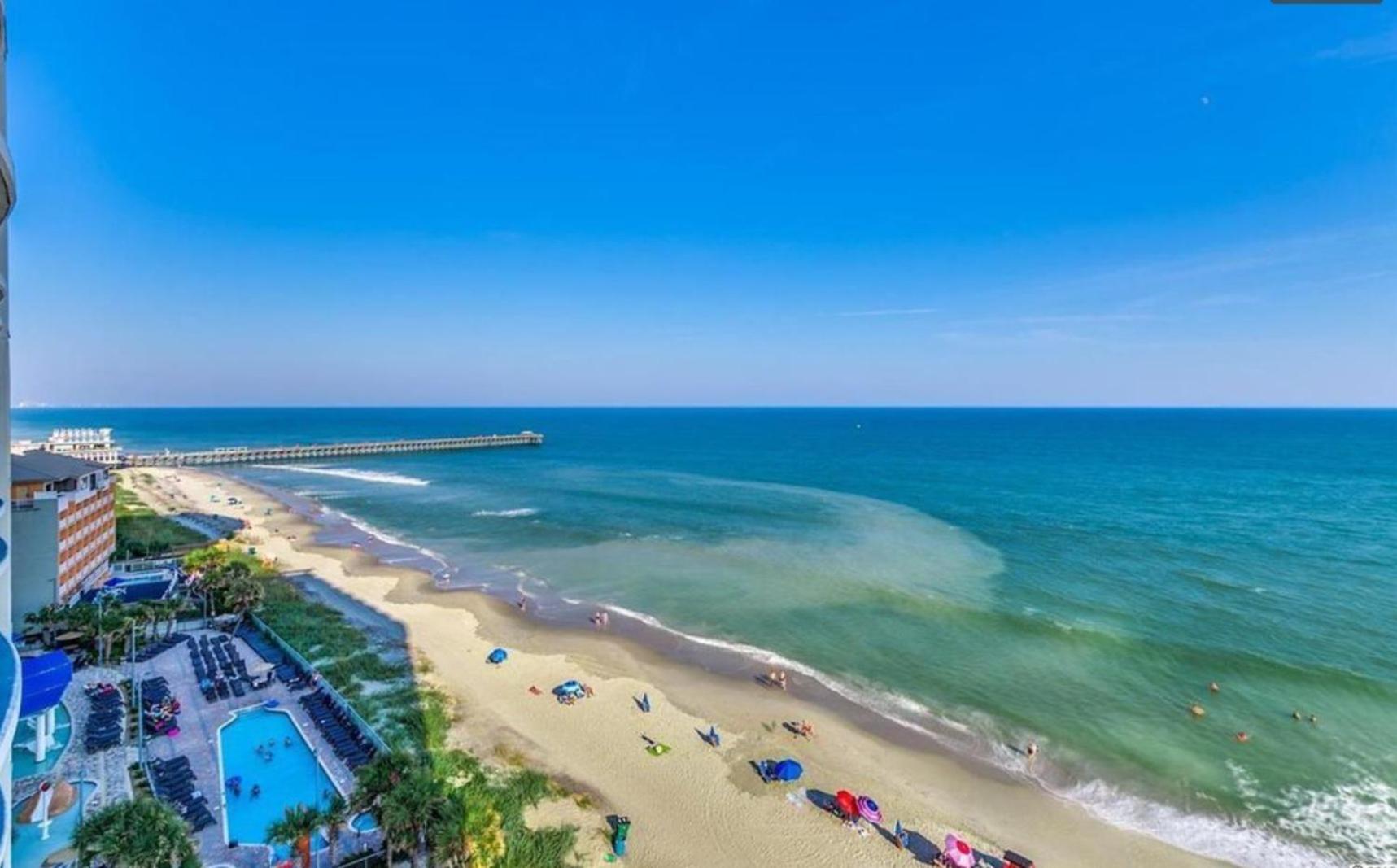 Deluxe Ocean front One Bedroom suite in Sandy Beach Resort photo 5