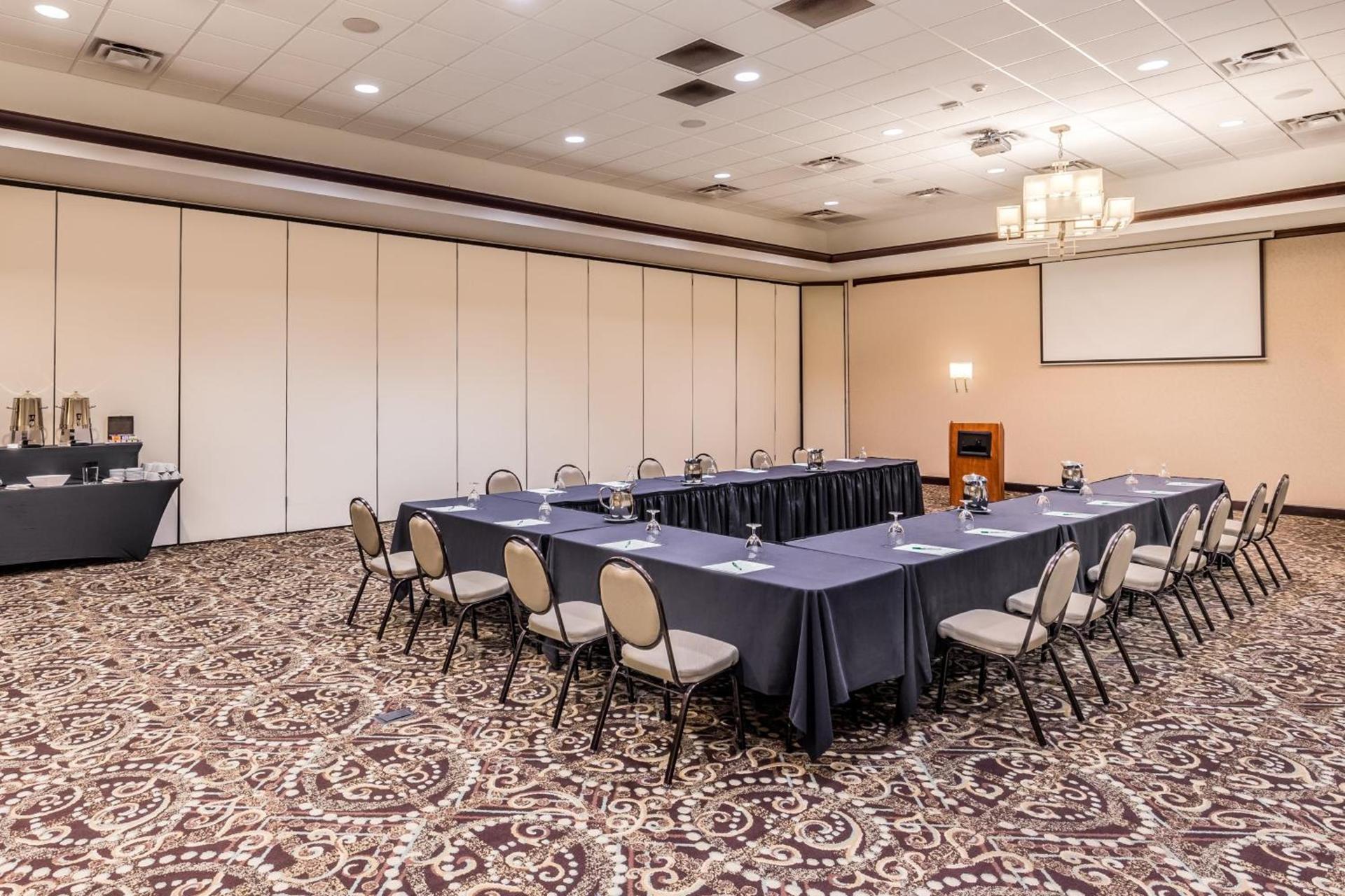 Hotel Gurnee photo 31
