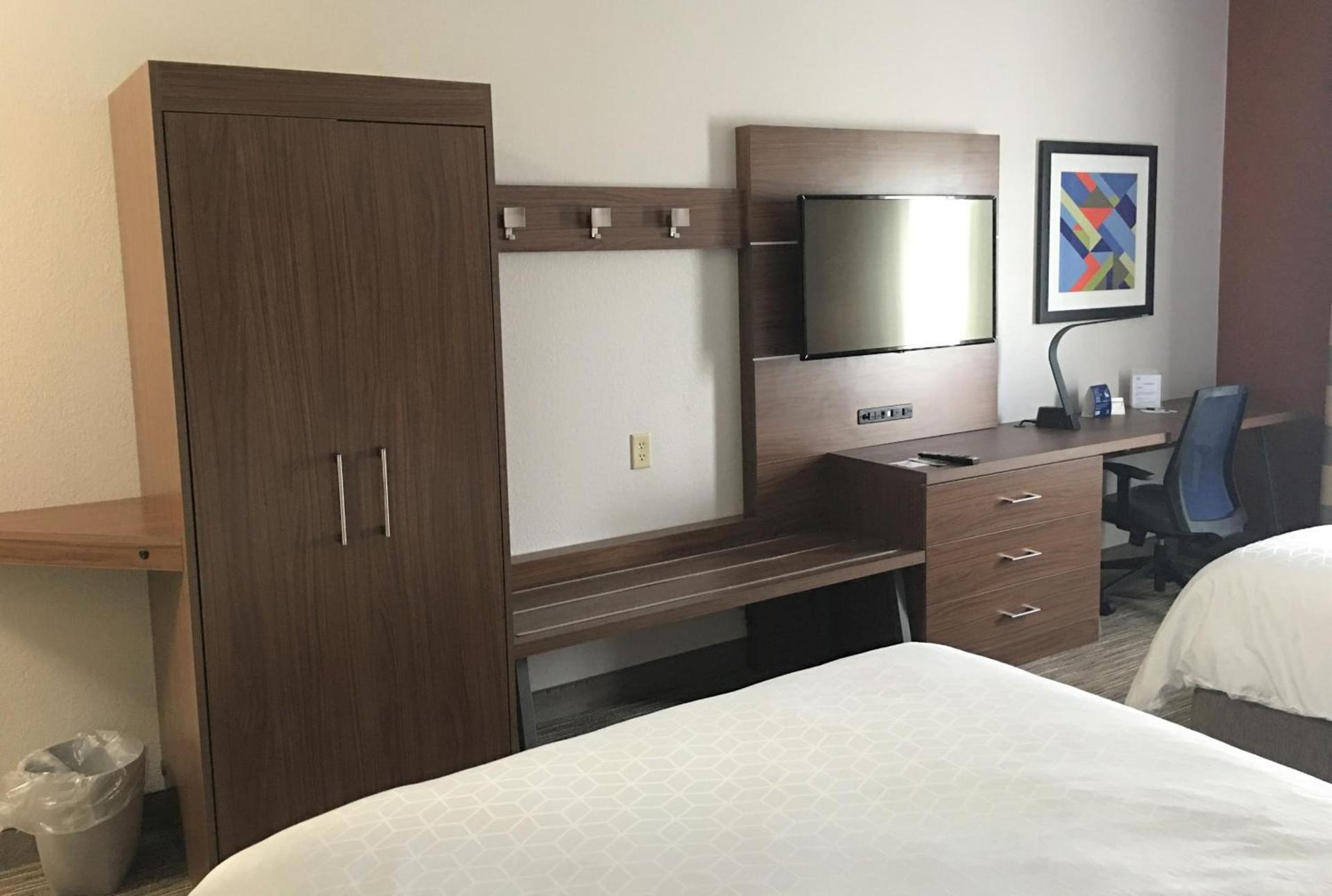 Holiday Inn Express Greensburg by IHG photo 24