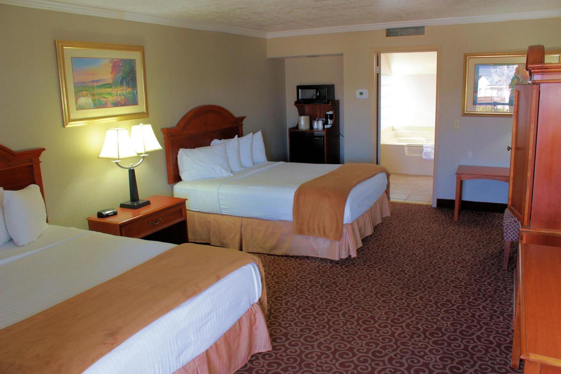 Red Arrow Inn & Suites, a Travelodge by Wyndham photo 3