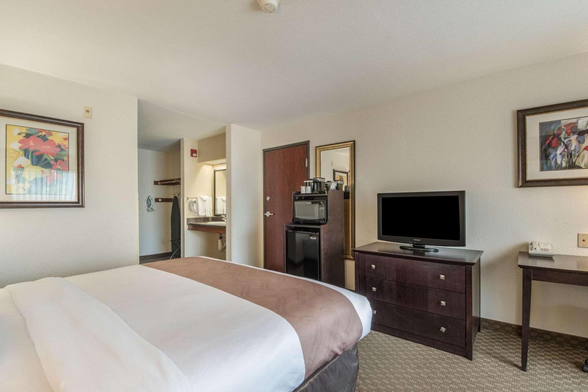 Quality Inn photo 13