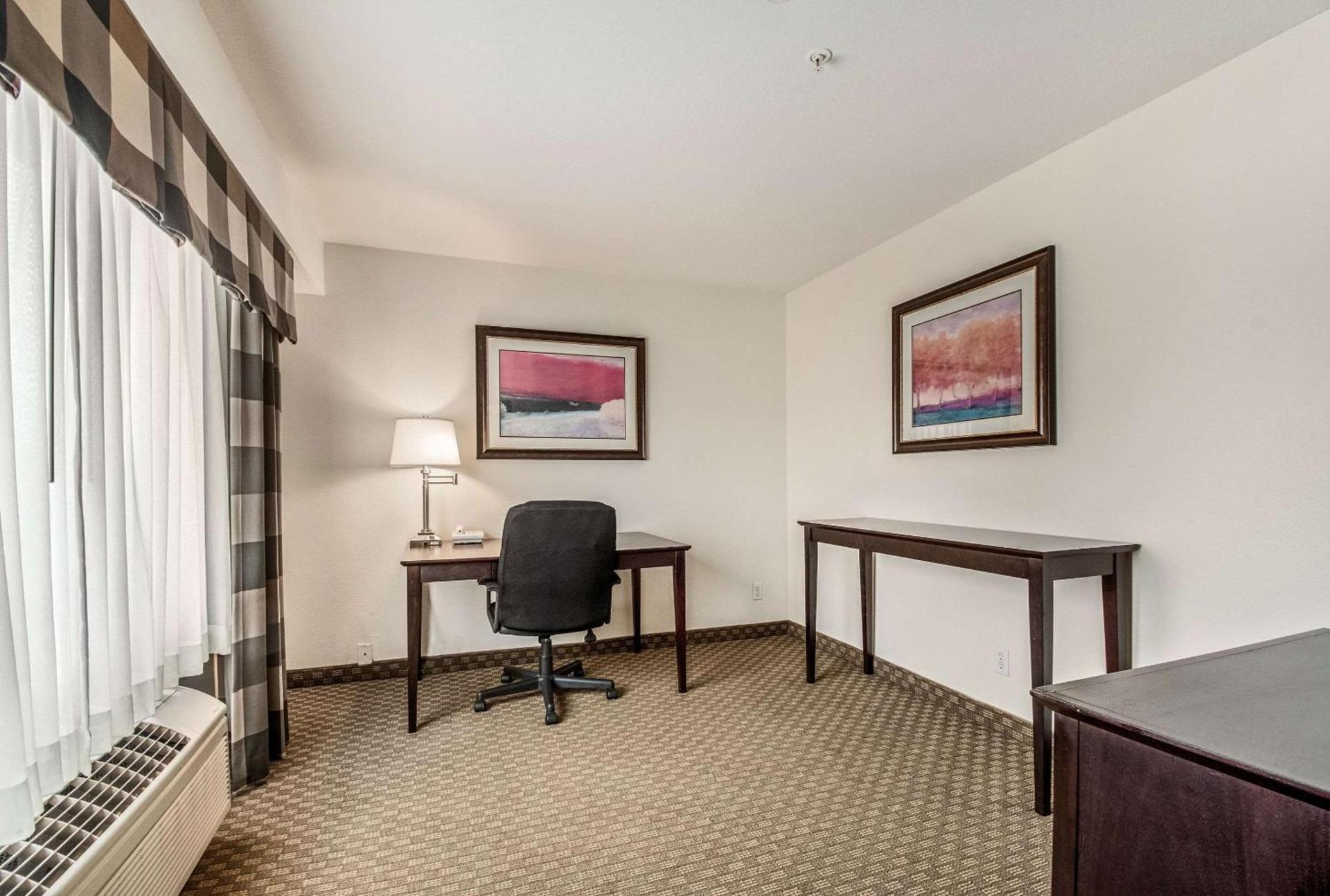 Quality Inn photo 43