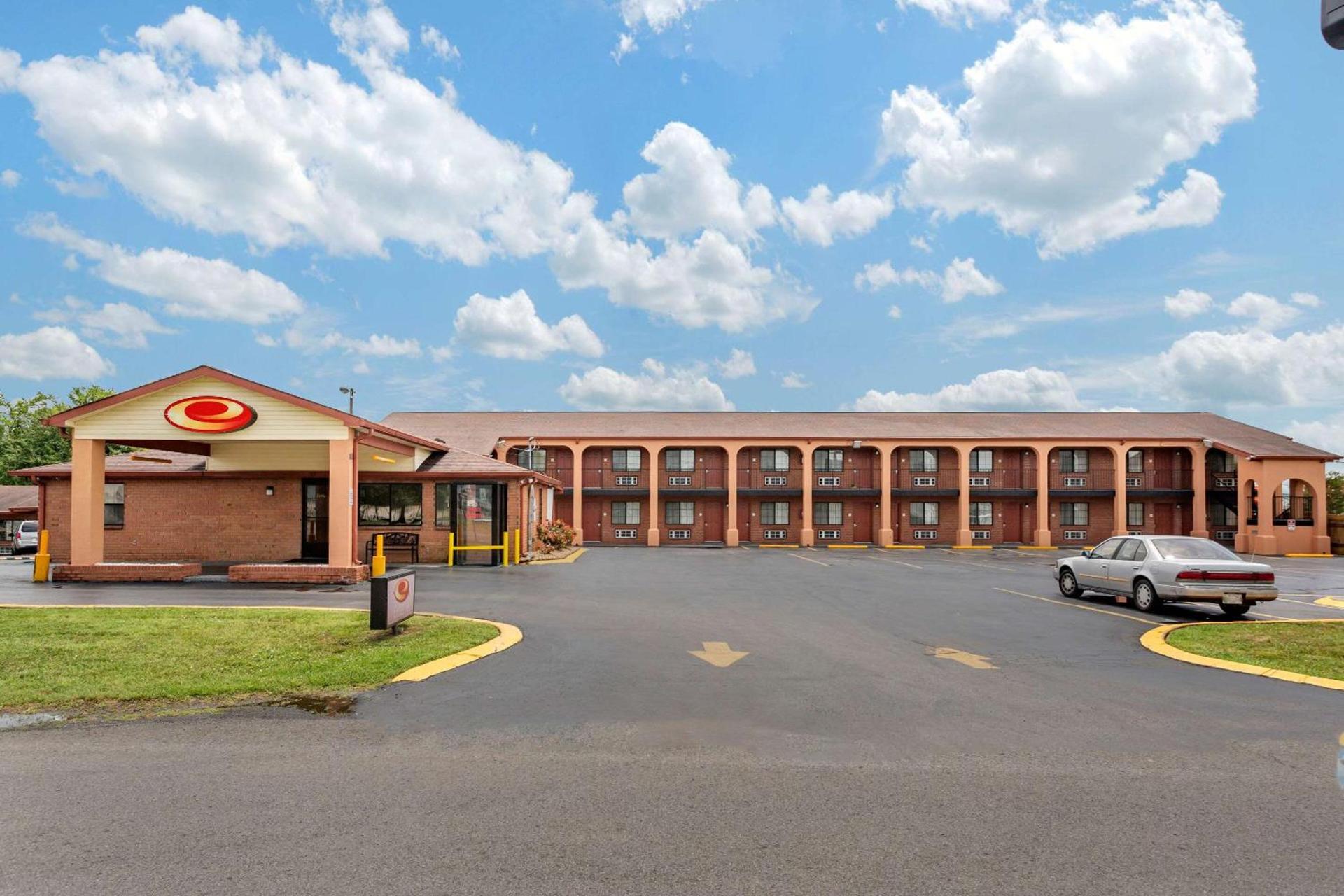 Econo Lodge Nashville North photo 6