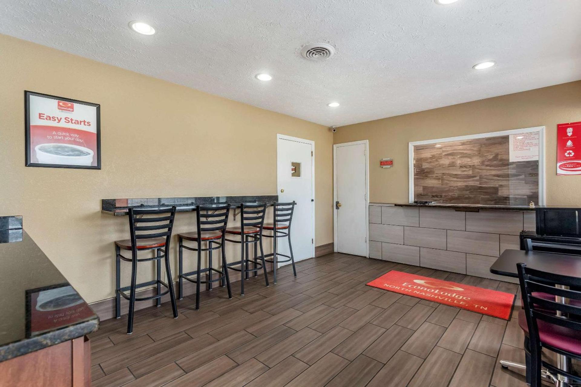 Econo Lodge Nashville North photo 12