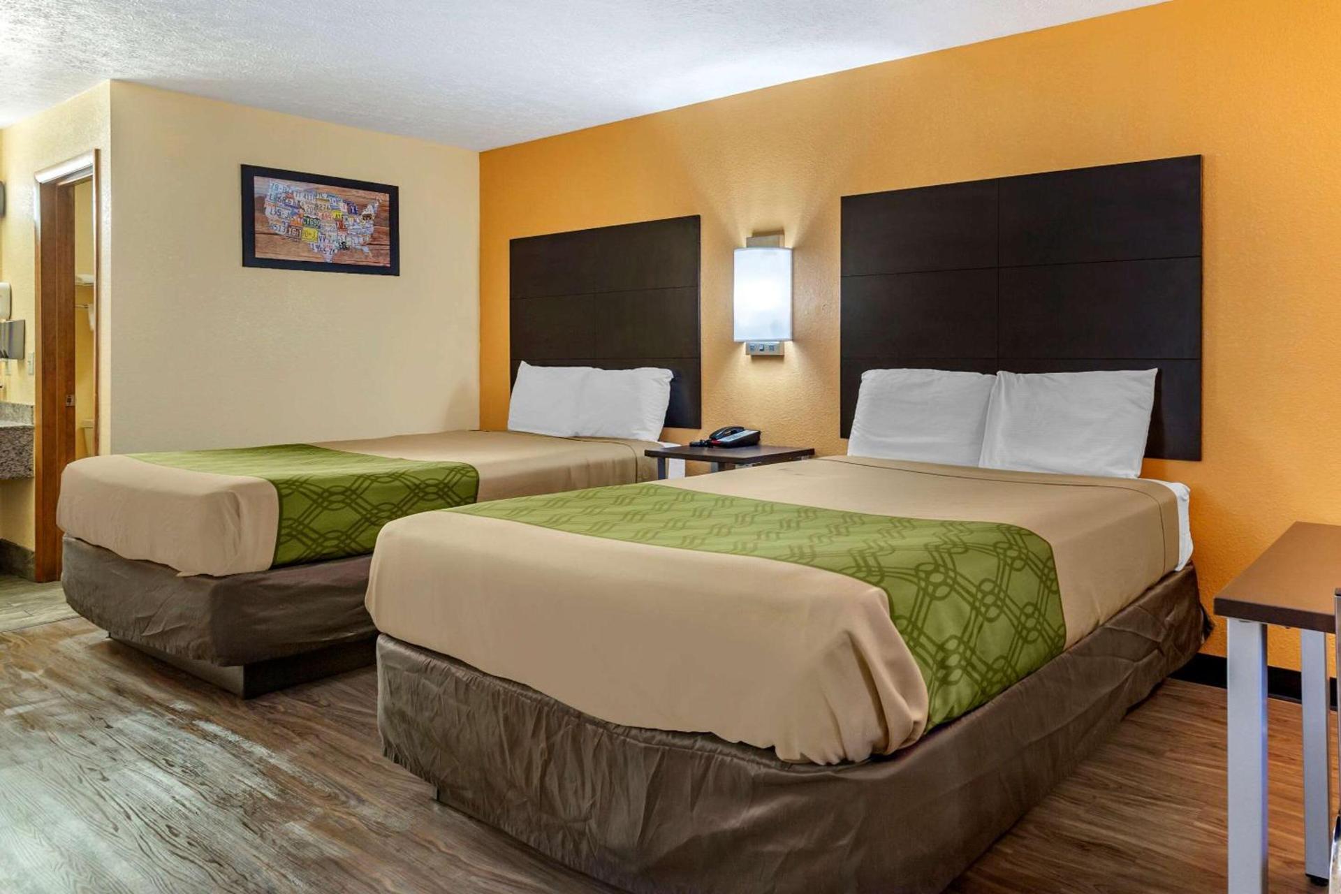 Econo Lodge Nashville North photo 18