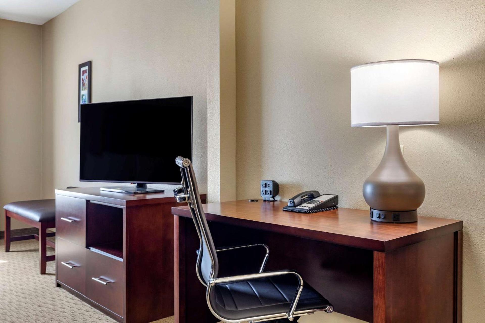 Comfort Suites Waco Near University Area photo 15