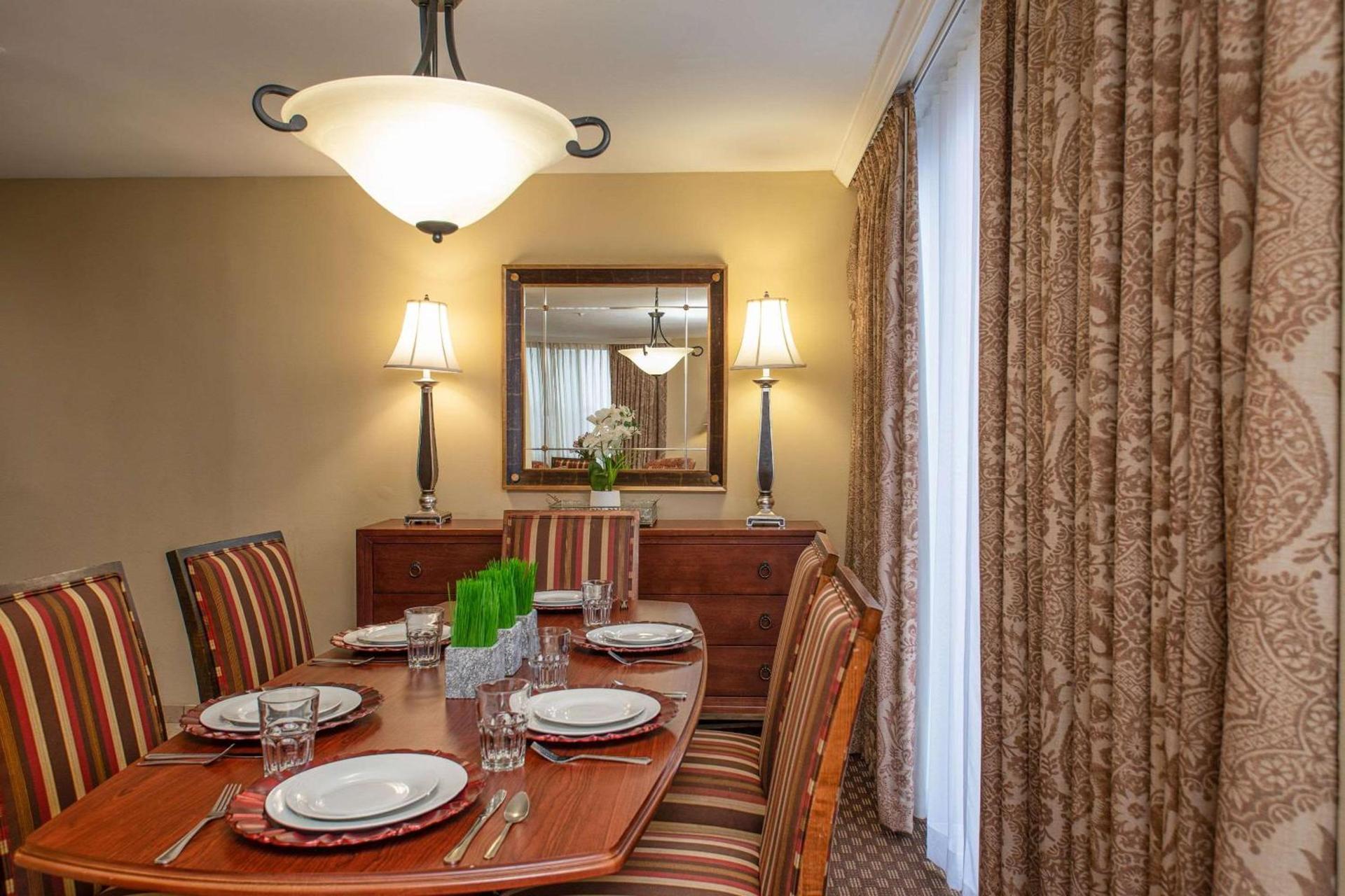Clarion Collection Hotel Arlington Court Suites photo 33
