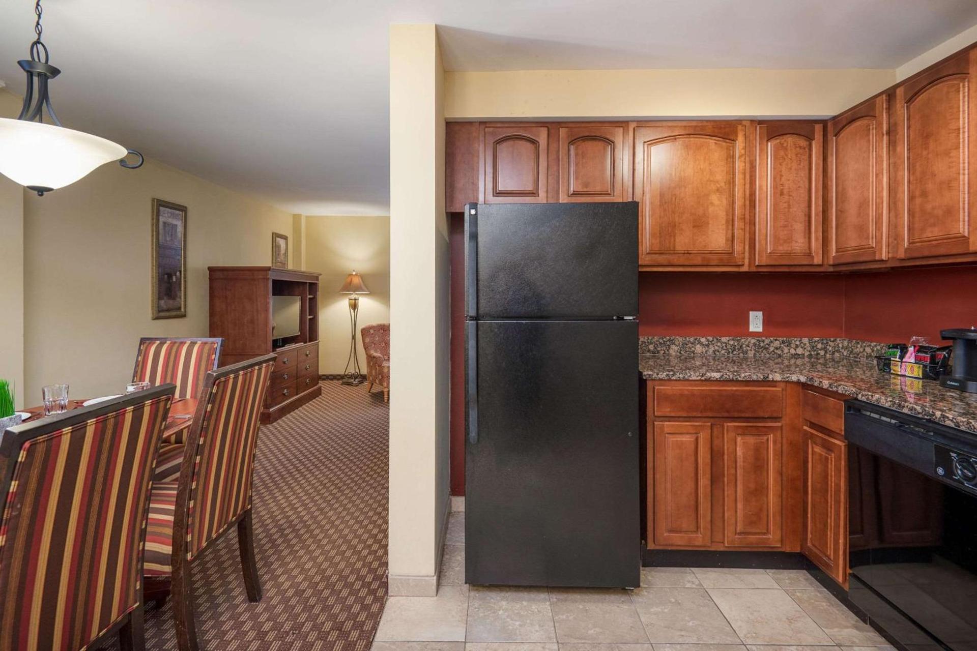 Clarion Collection Hotel Arlington Court Suites photo 54