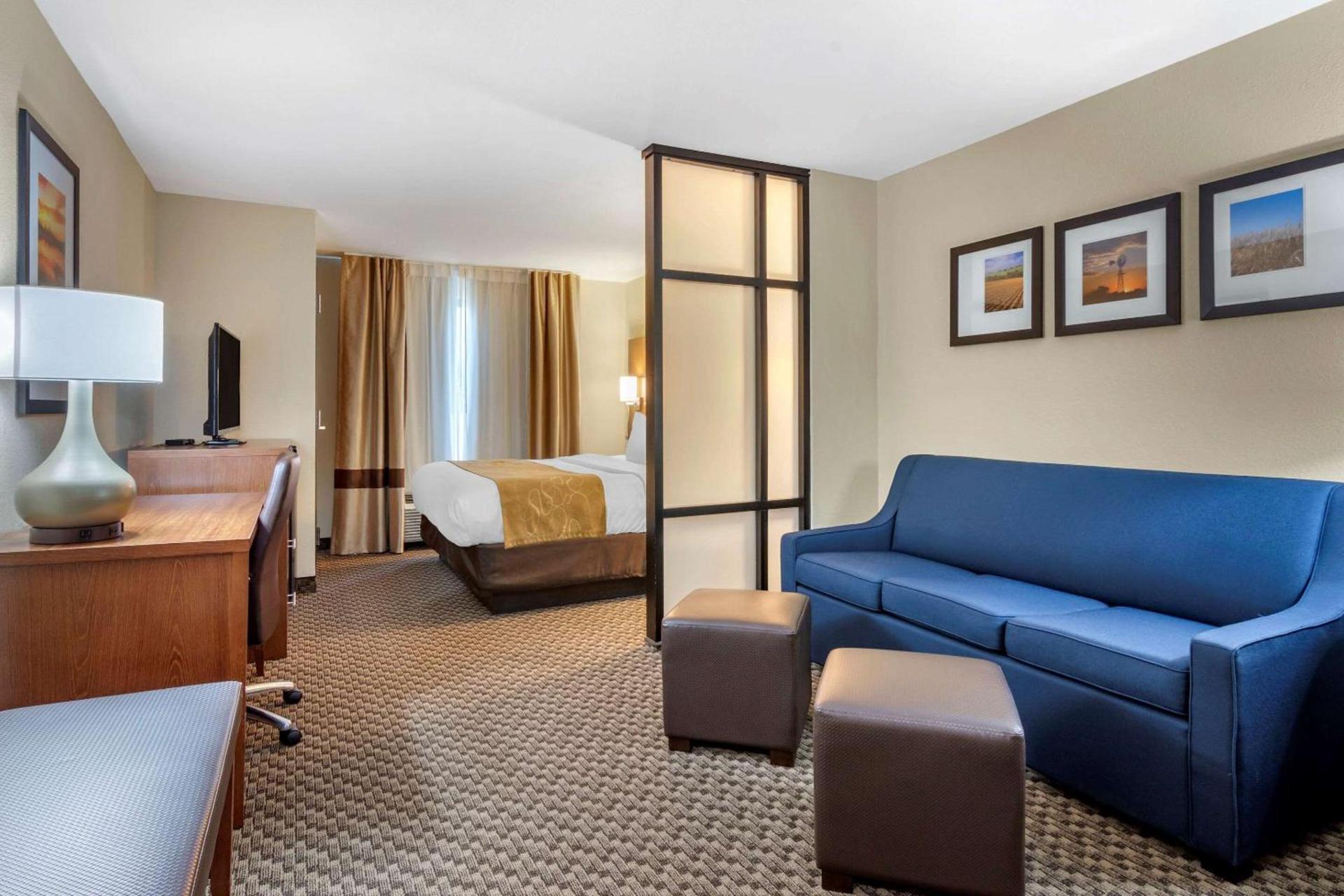Comfort Suites Manhattan photo 6