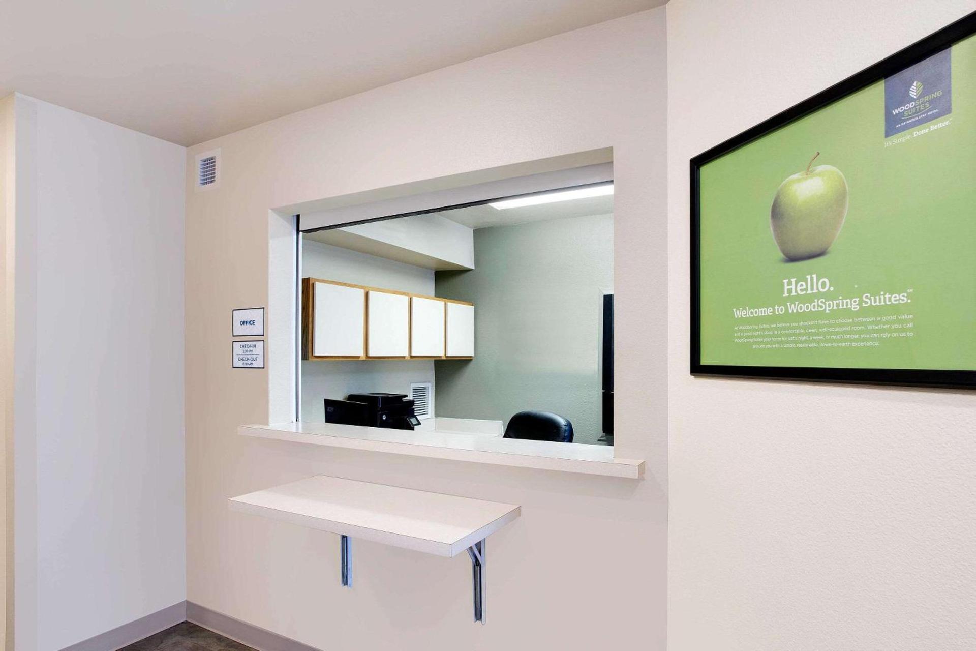 WoodSpring Suites Cincinnati Fairfield photo 5
