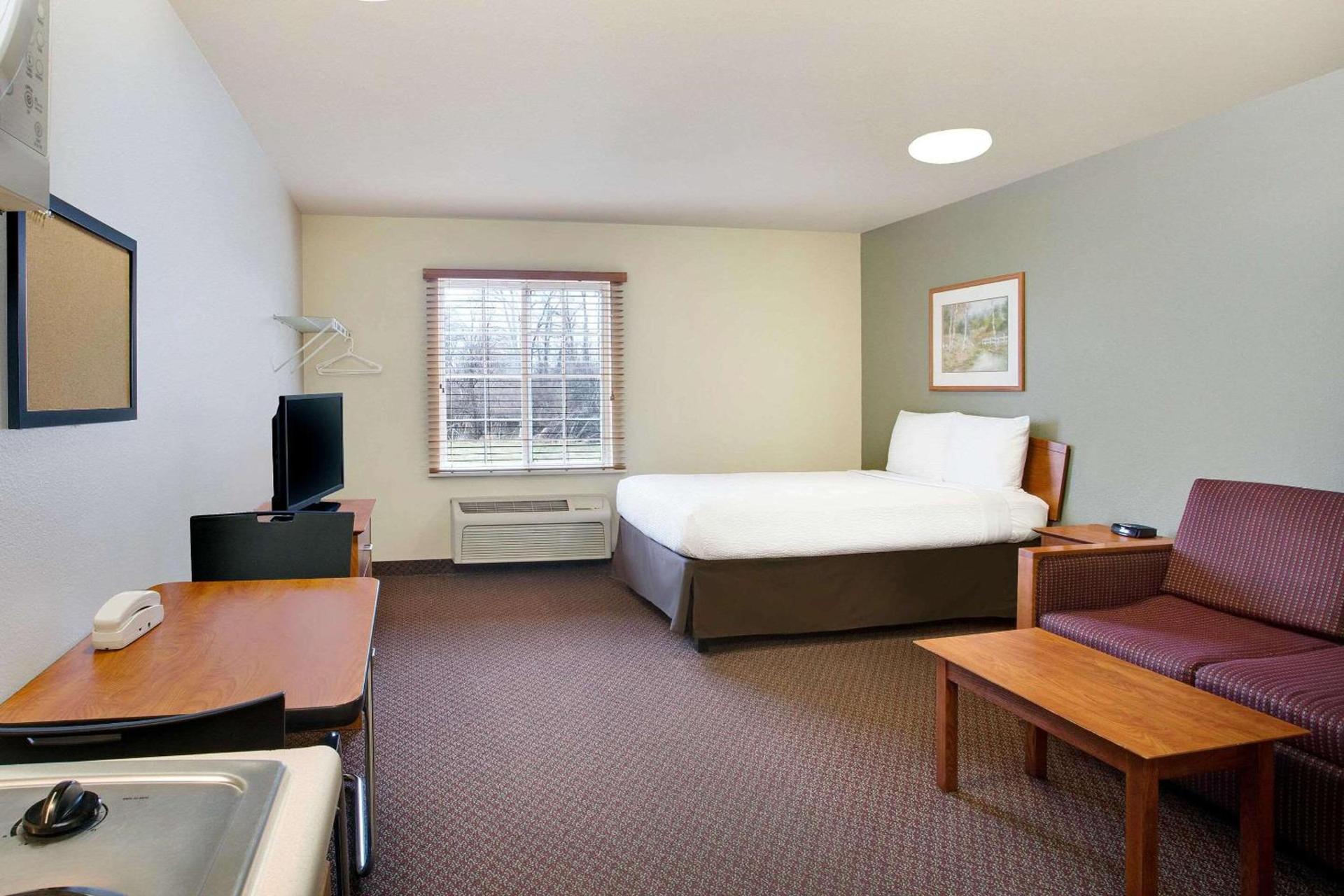 WoodSpring Suites Cincinnati Fairfield photo 8