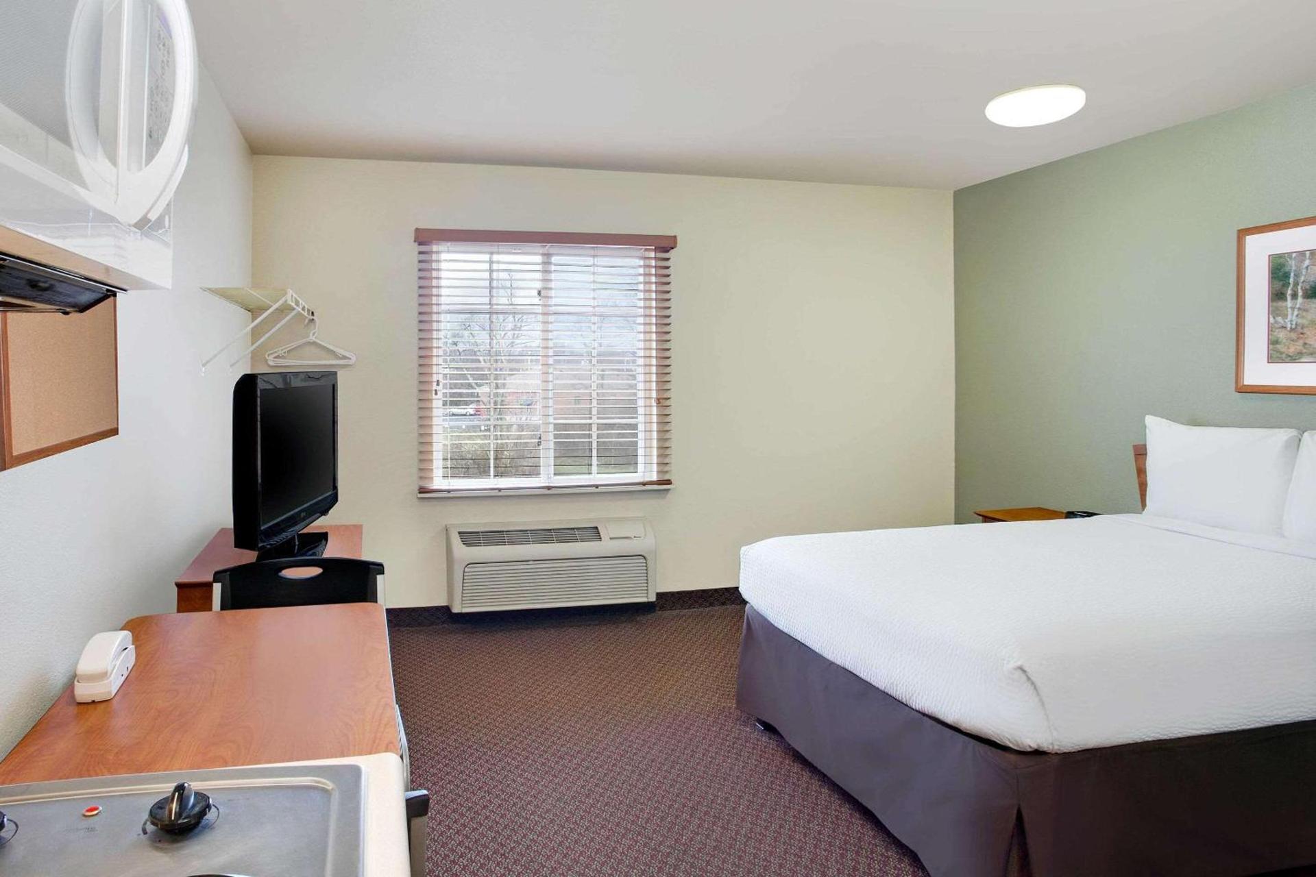WoodSpring Suites Cincinnati Fairfield photo 7