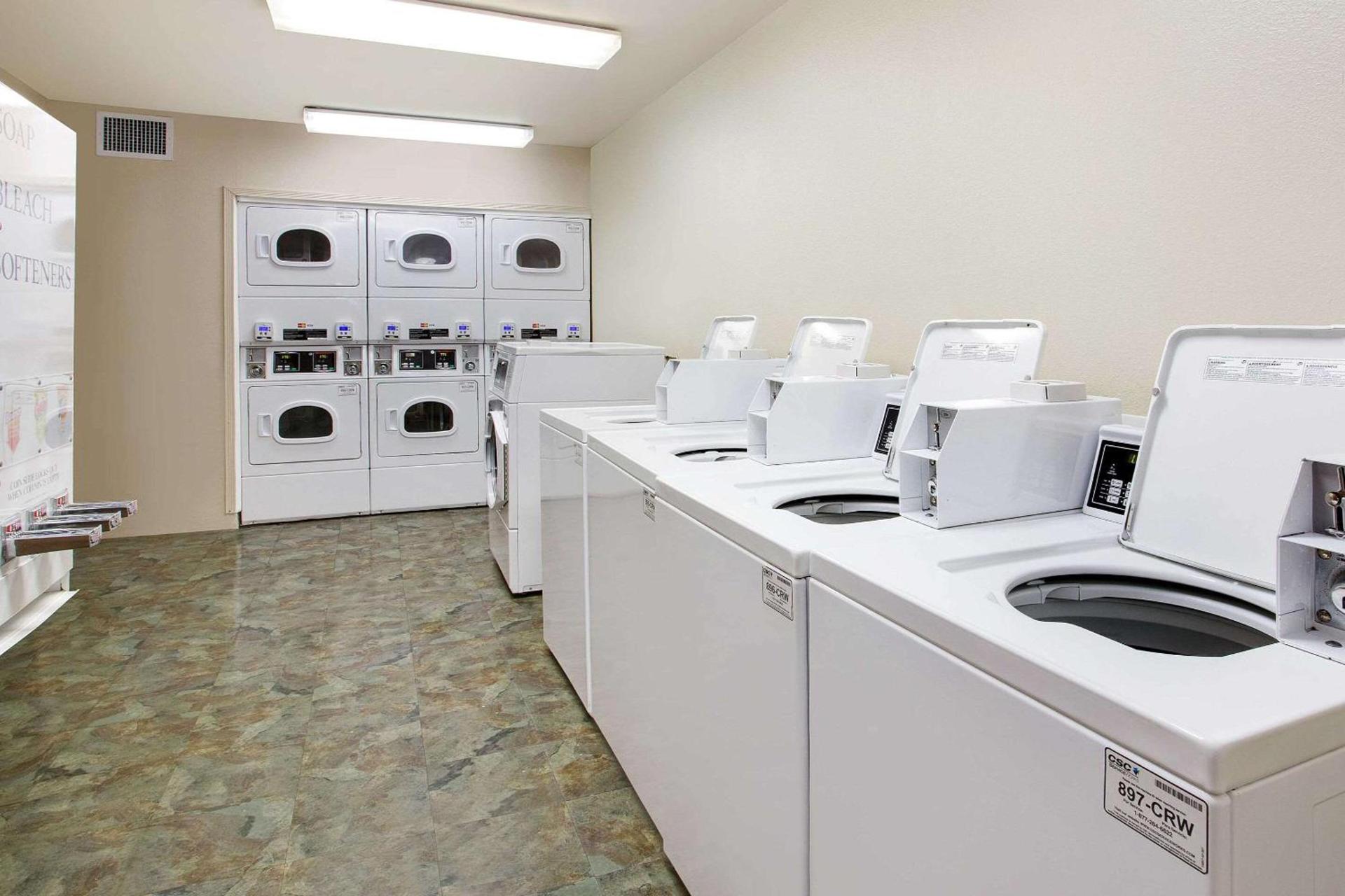 WoodSpring Suites Cincinnati Fairfield photo 11