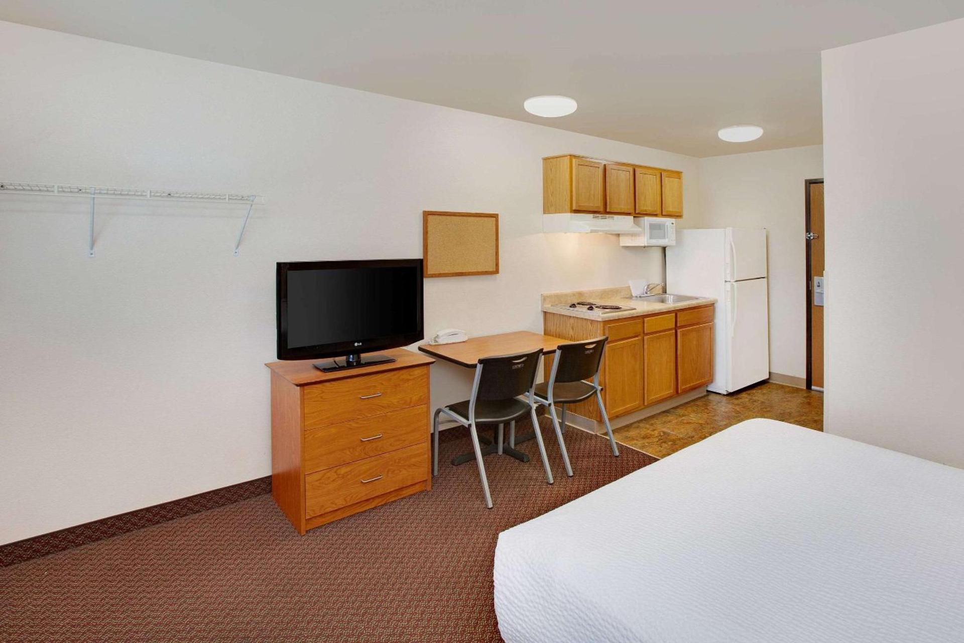 WoodSpring Suites Houston I-10 West photo 7