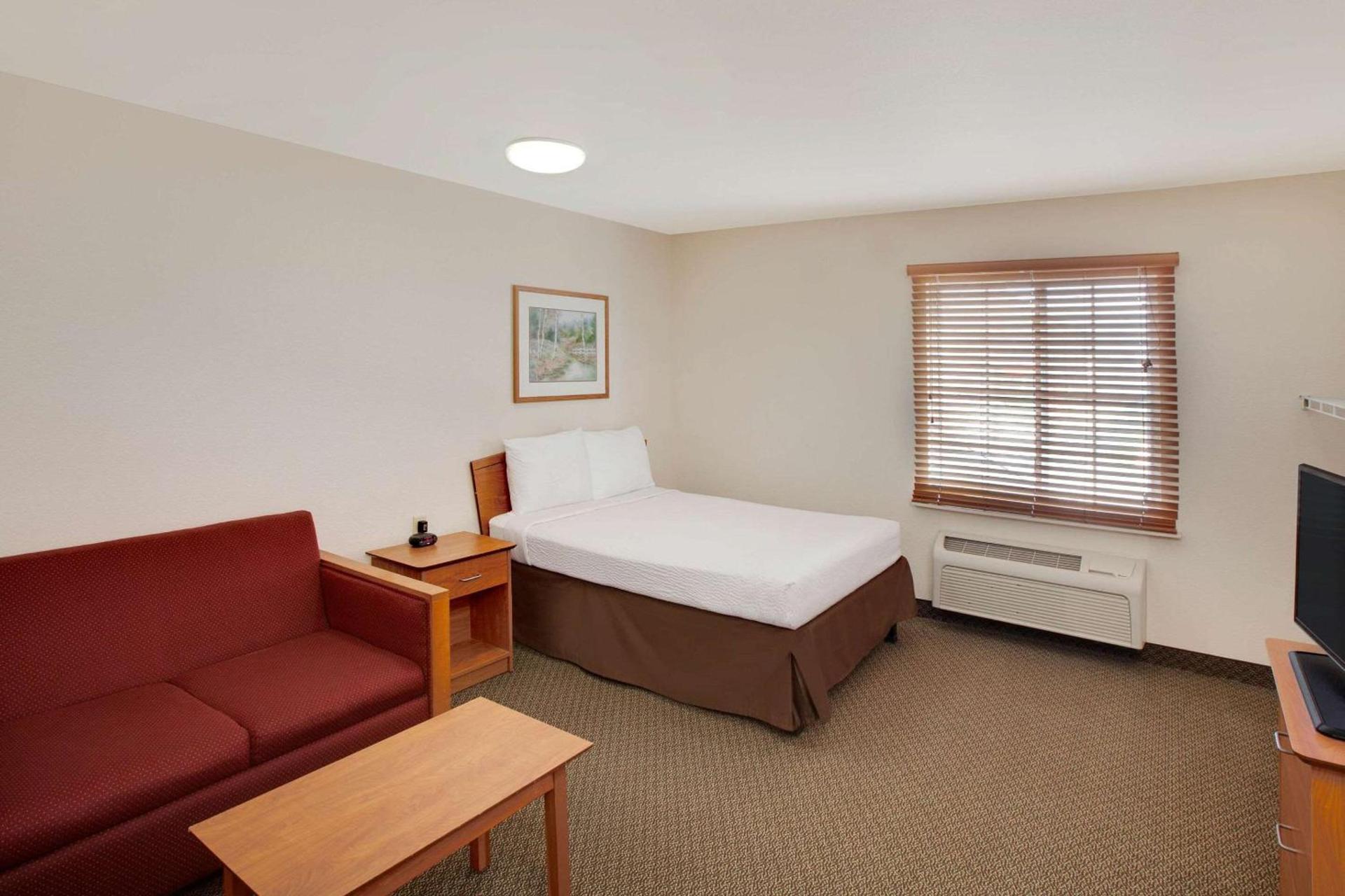 WoodSpring Suites Houston I-10 West photo 9