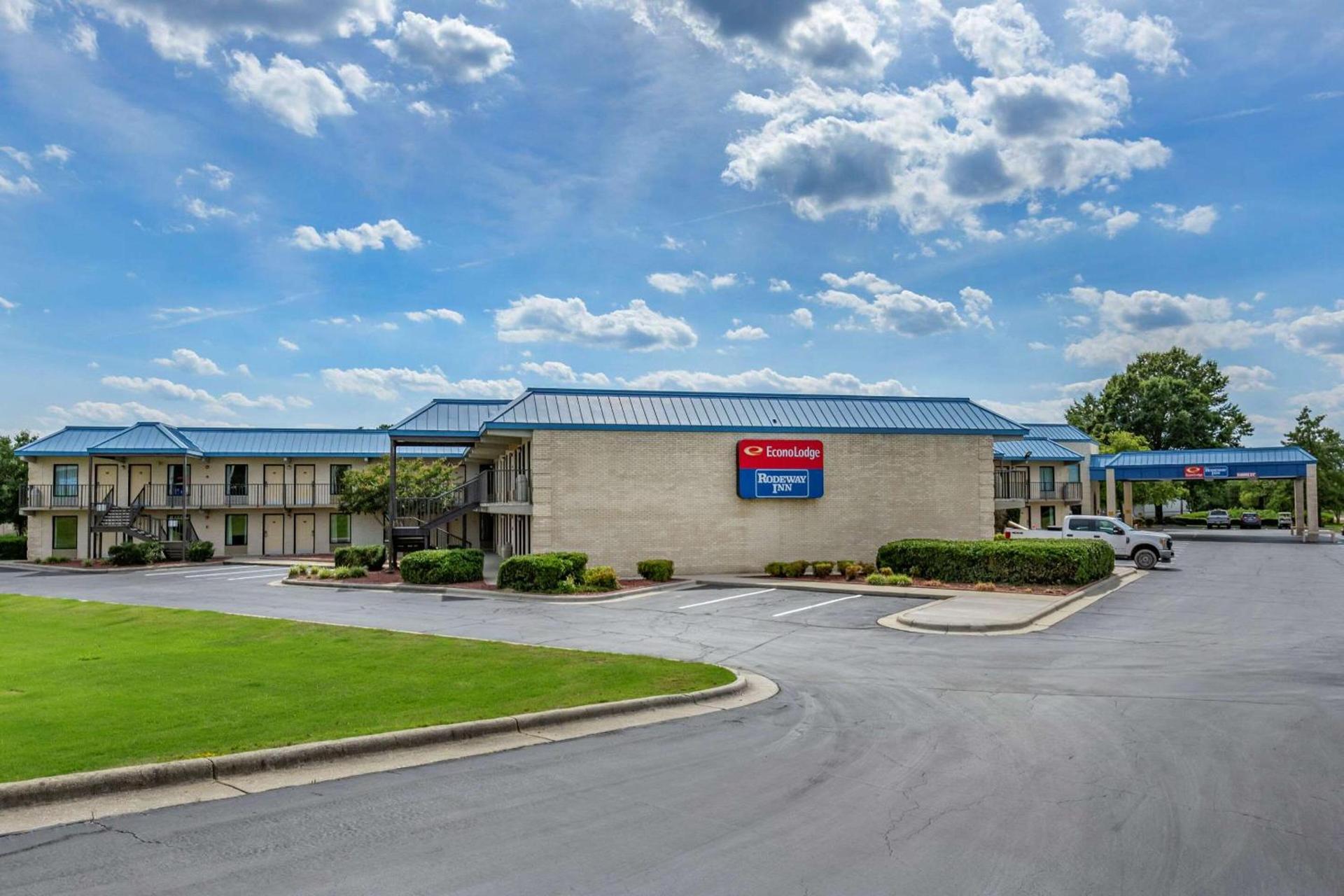 Econo Lodge Fayetteville I-95 photo 3