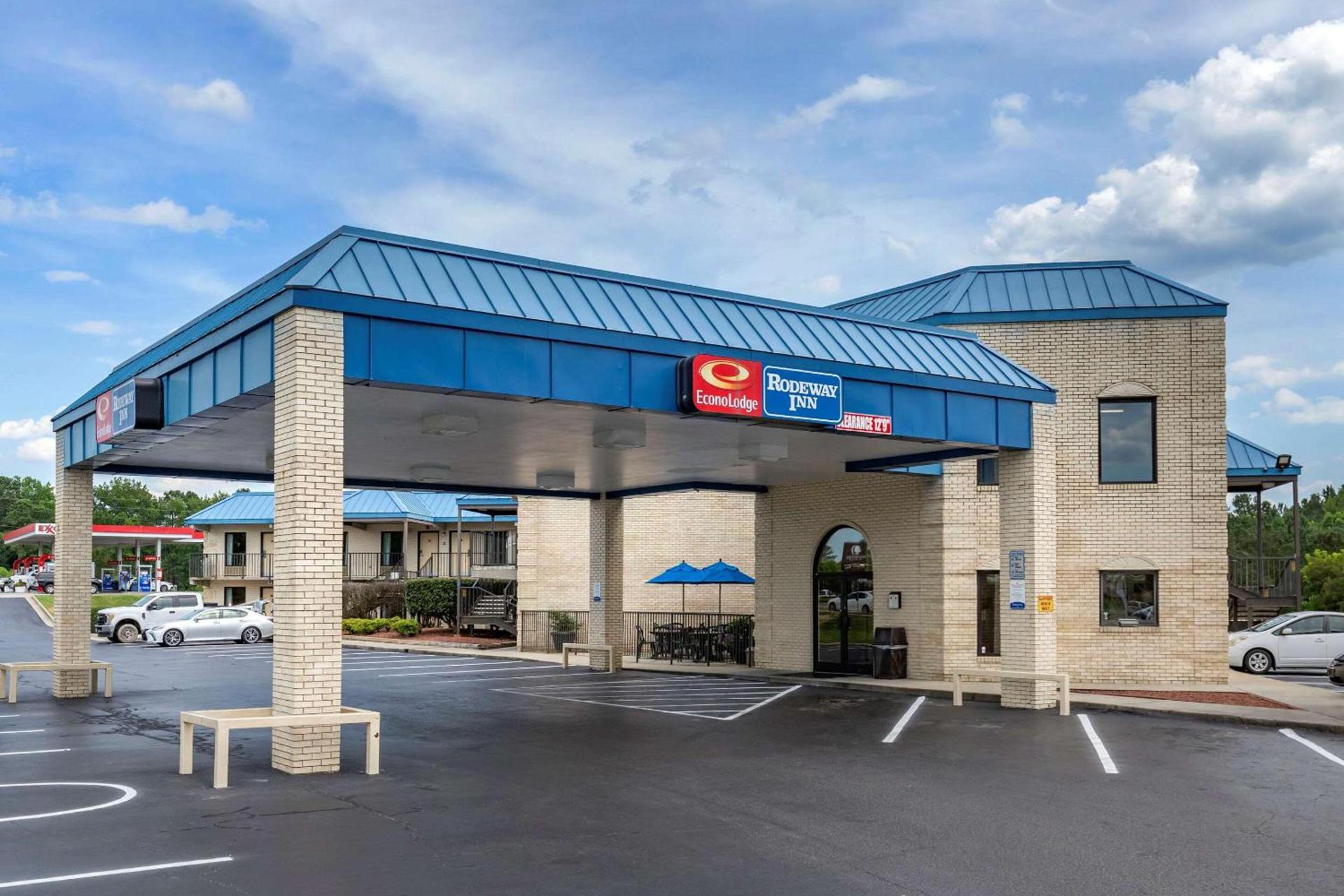 Econo Lodge Fayetteville I-95 photo 2