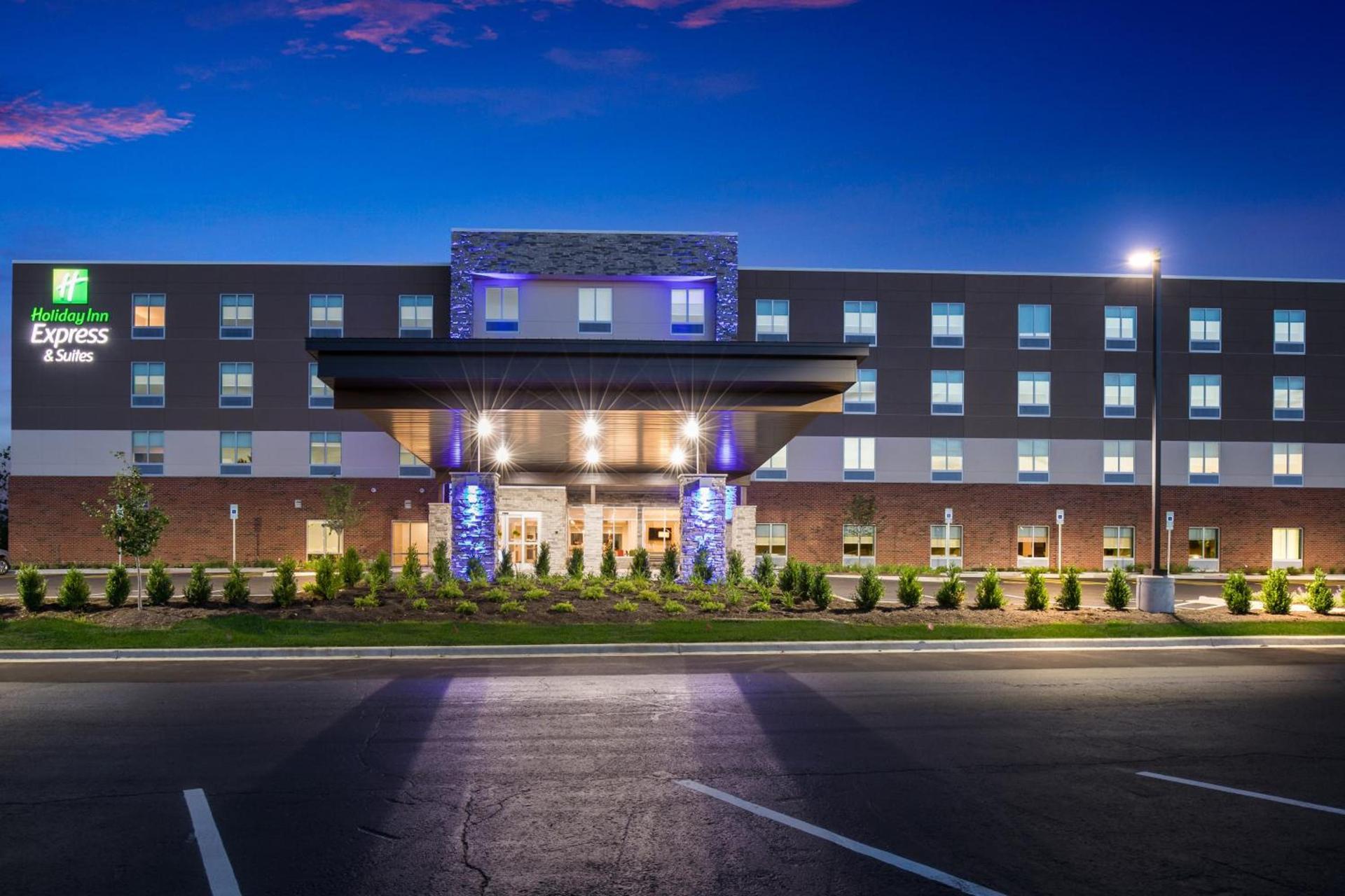 Holiday Inn Express & Suites Chicago - Hoffman Estates by IHG photo 18
