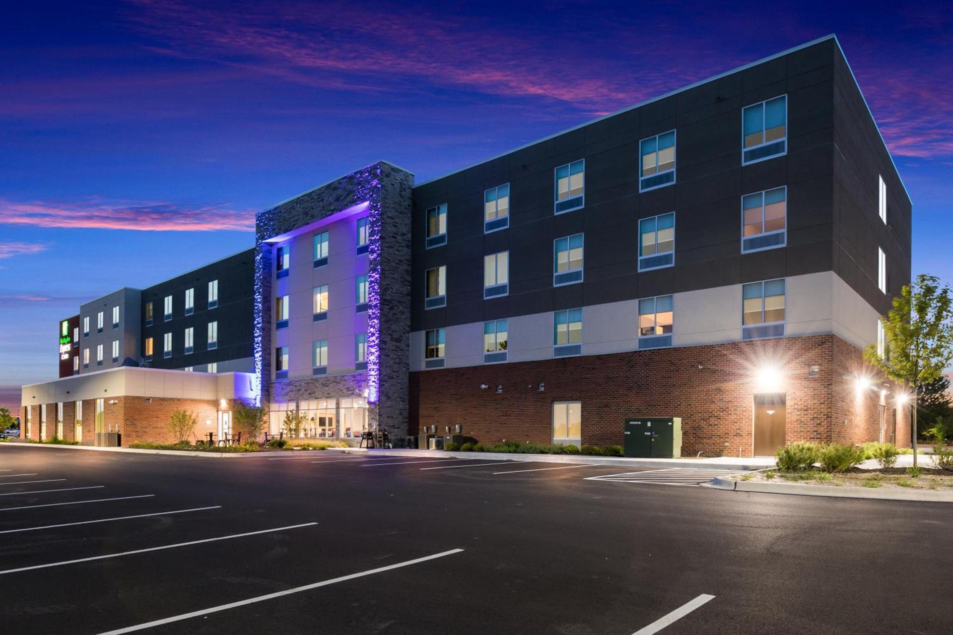 Holiday Inn Express & Suites Chicago - Hoffman Estates by IHG photo 19