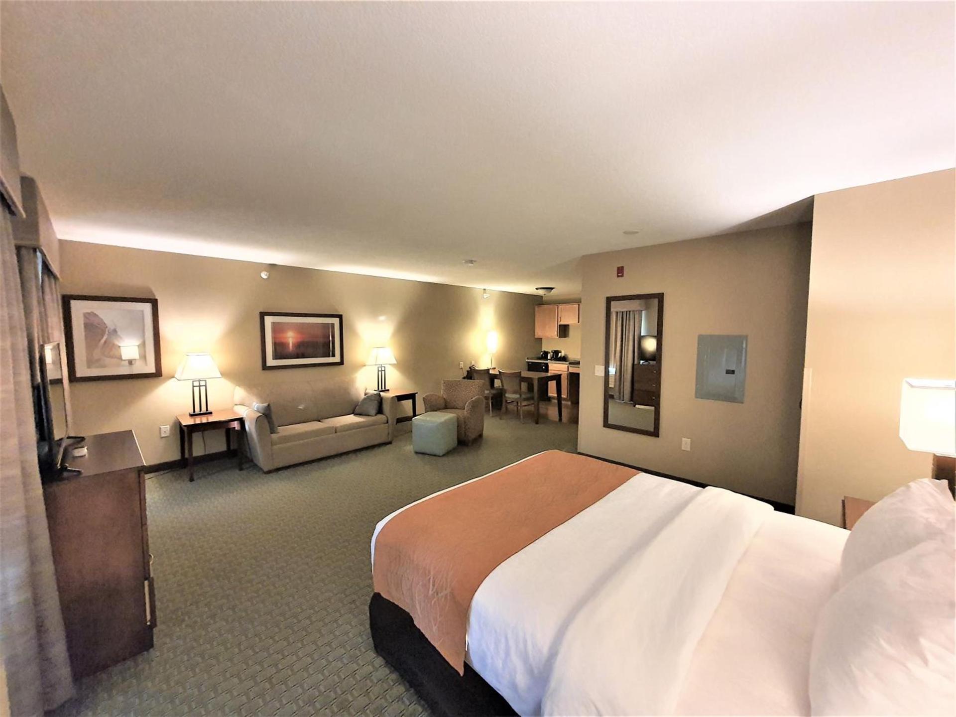 AmeriVu Inn and Suites - Chisago City photo 20