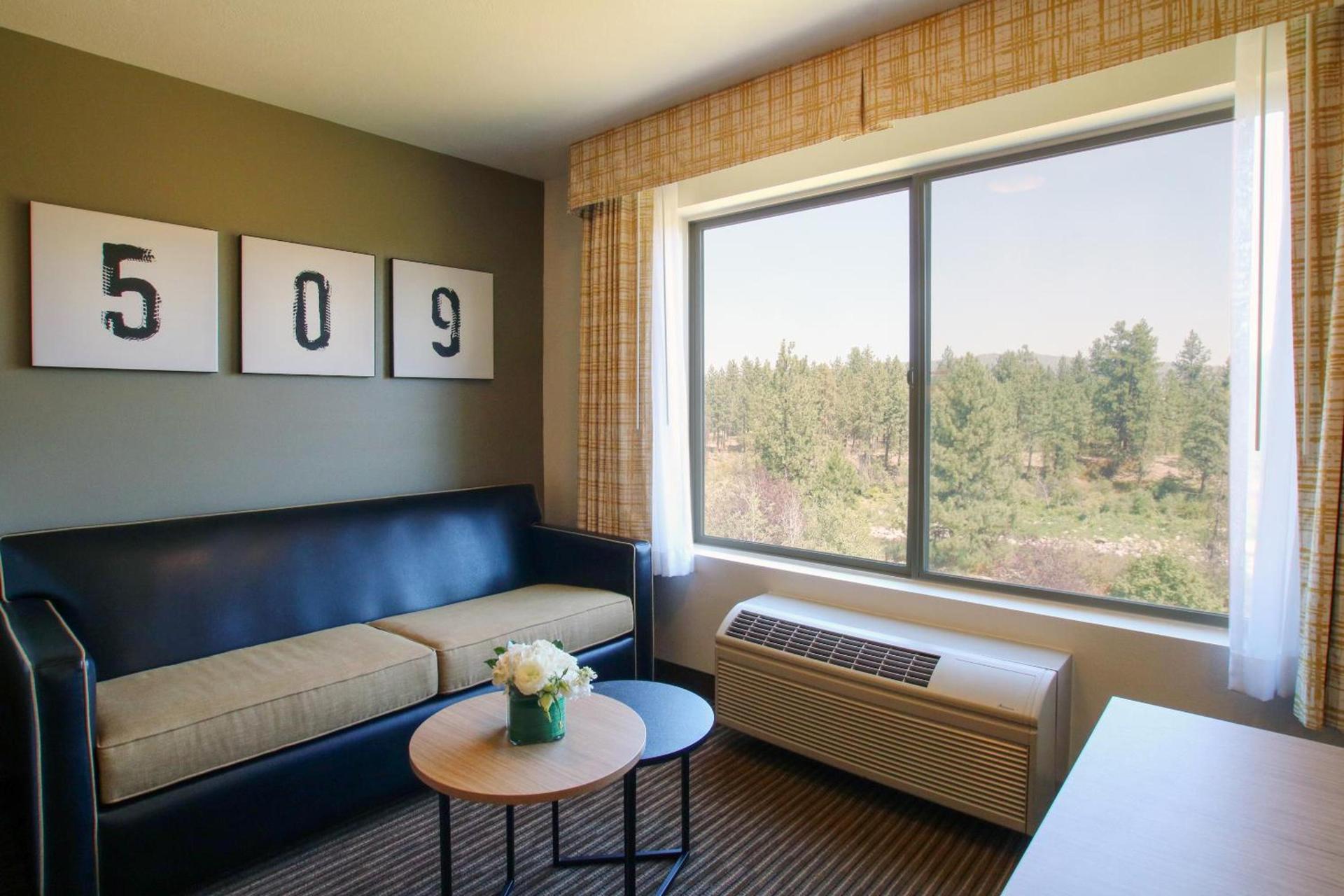 Oxford Suites Spokane Valley photo 18