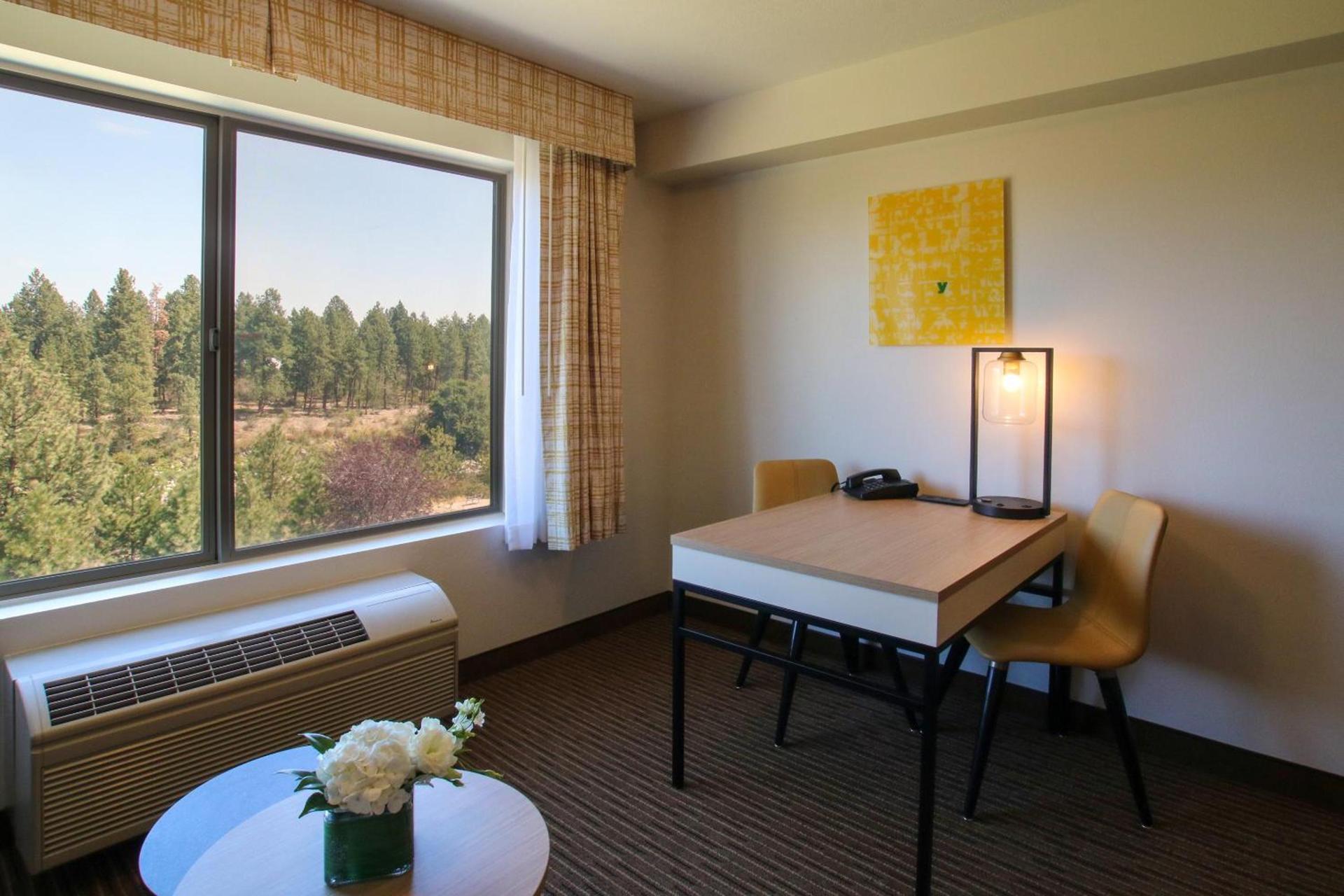 Oxford Suites Spokane Valley photo 6