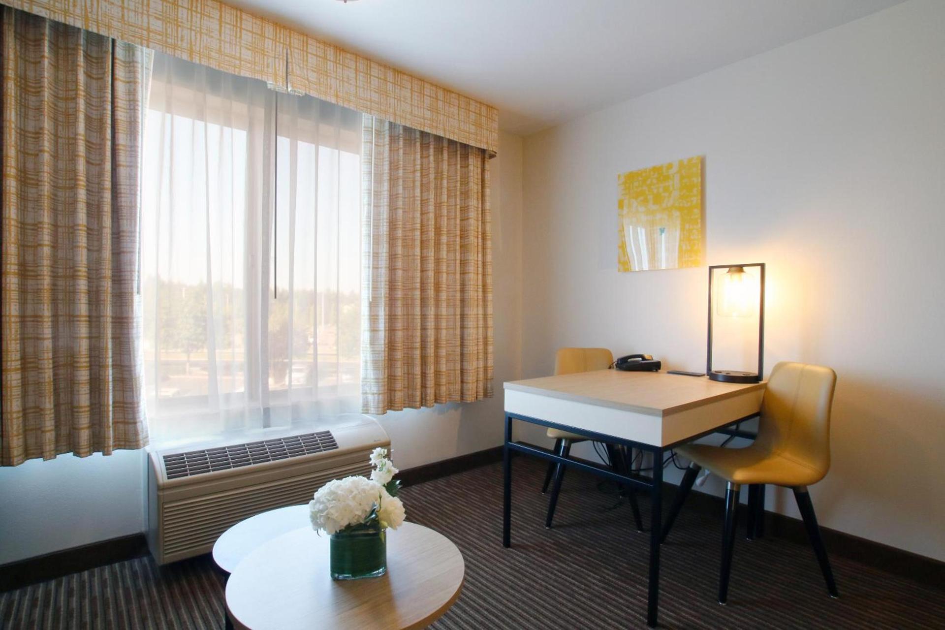 Oxford Suites Spokane Valley photo 15