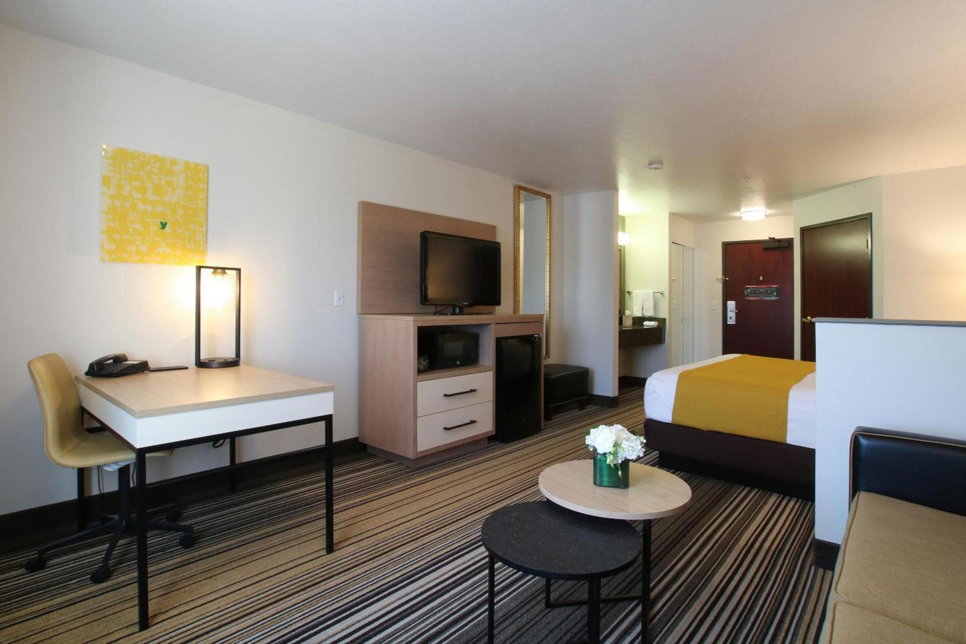Oxford Suites Spokane Valley photo 10