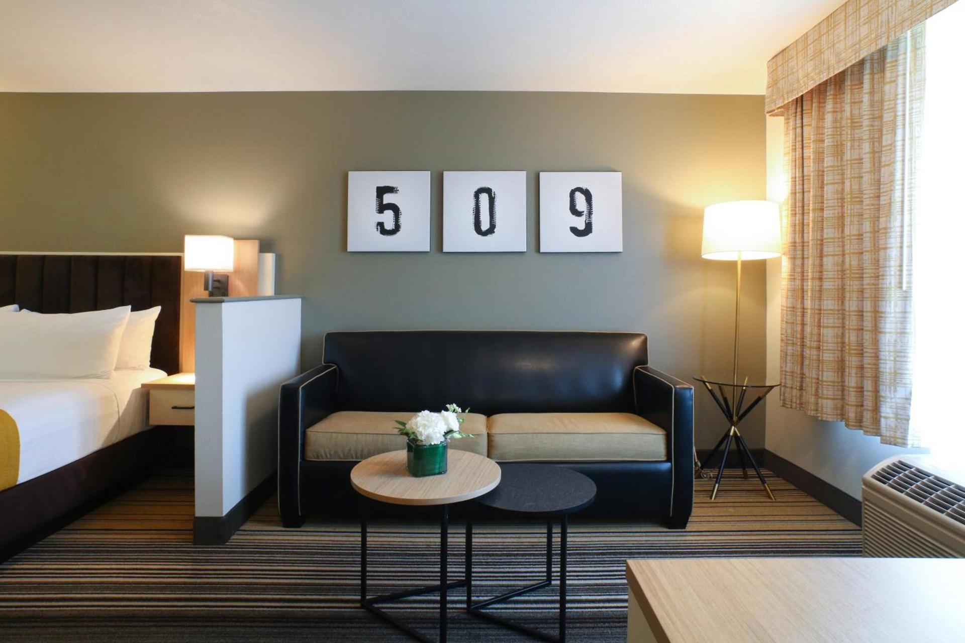 Oxford Suites Spokane Valley photo 11
