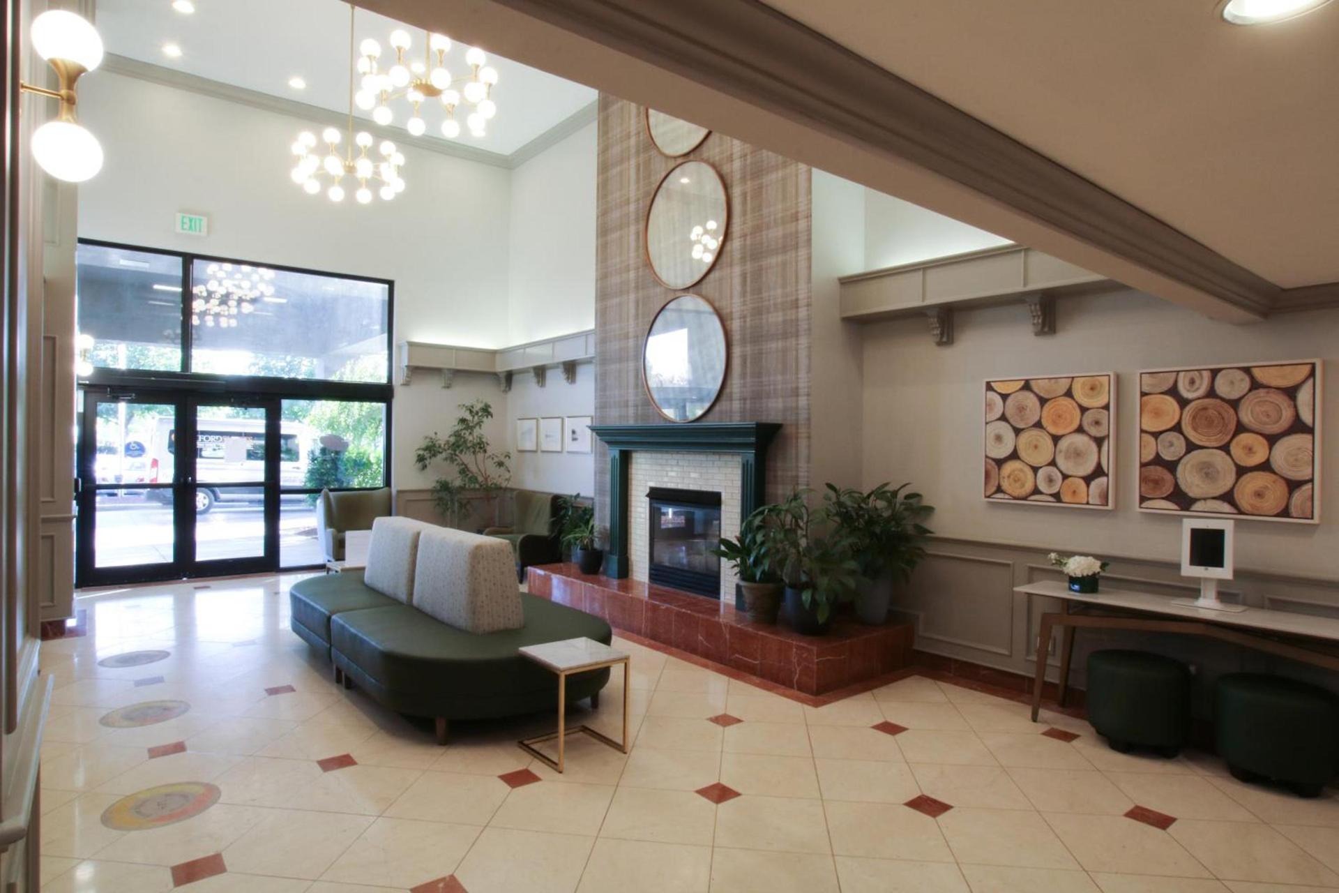 Oxford Suites Spokane Valley photo 3