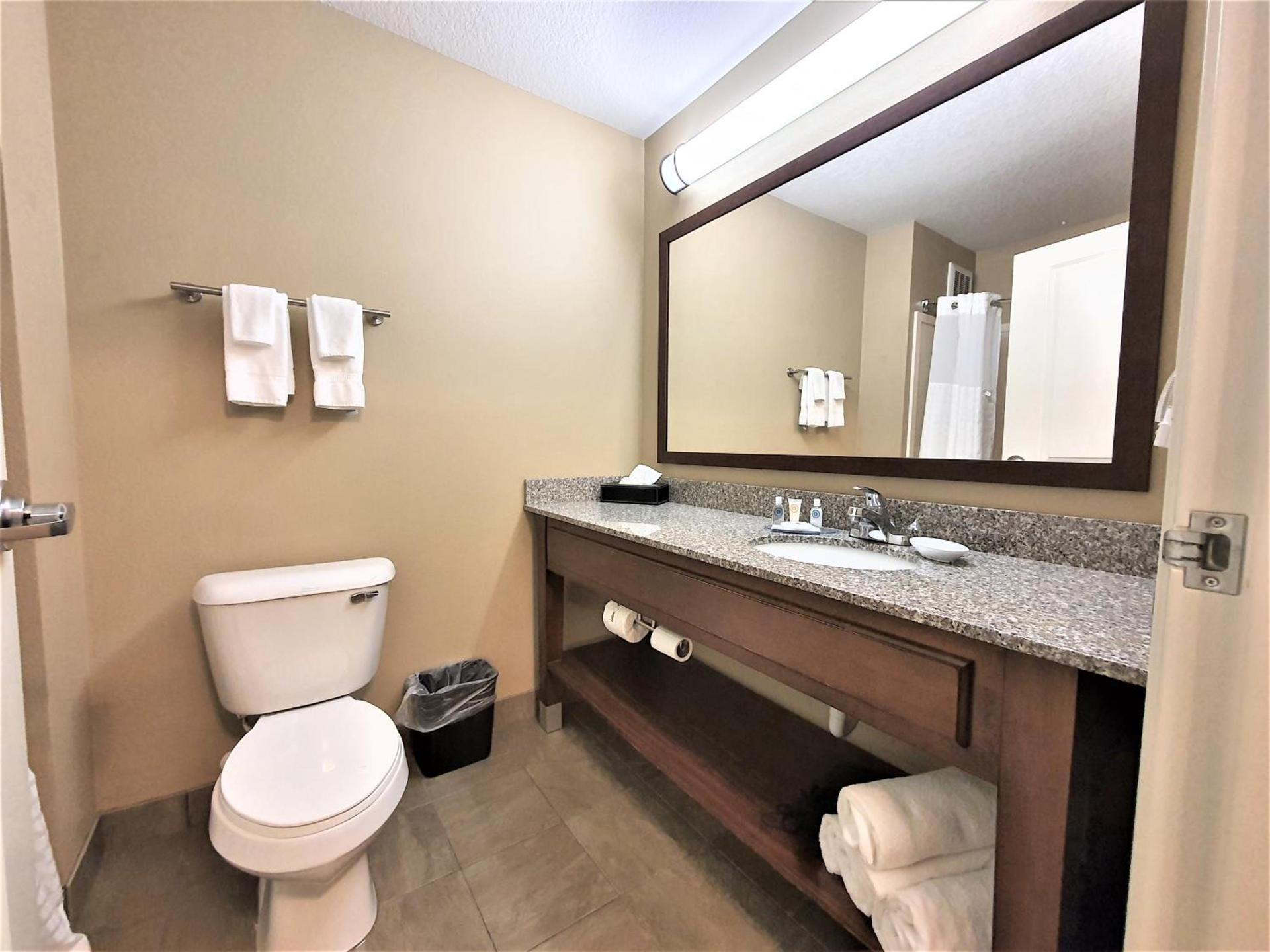AmeriVu Inn and Suites - Chisago City photo 14
