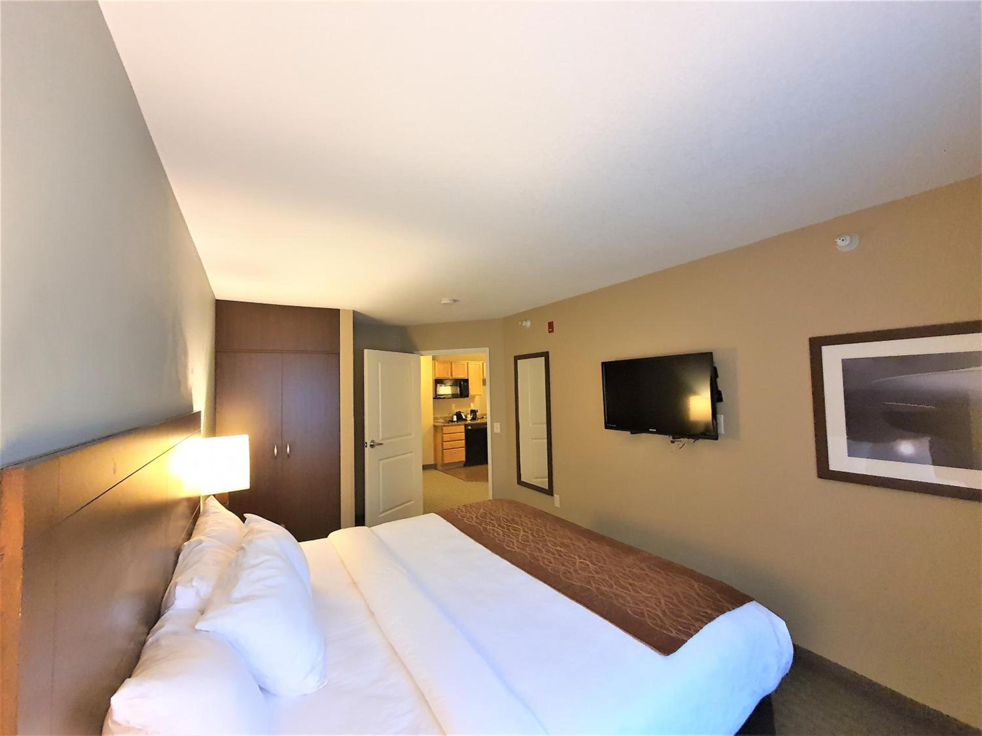 AmeriVu Inn and Suites - Chisago City photo 16