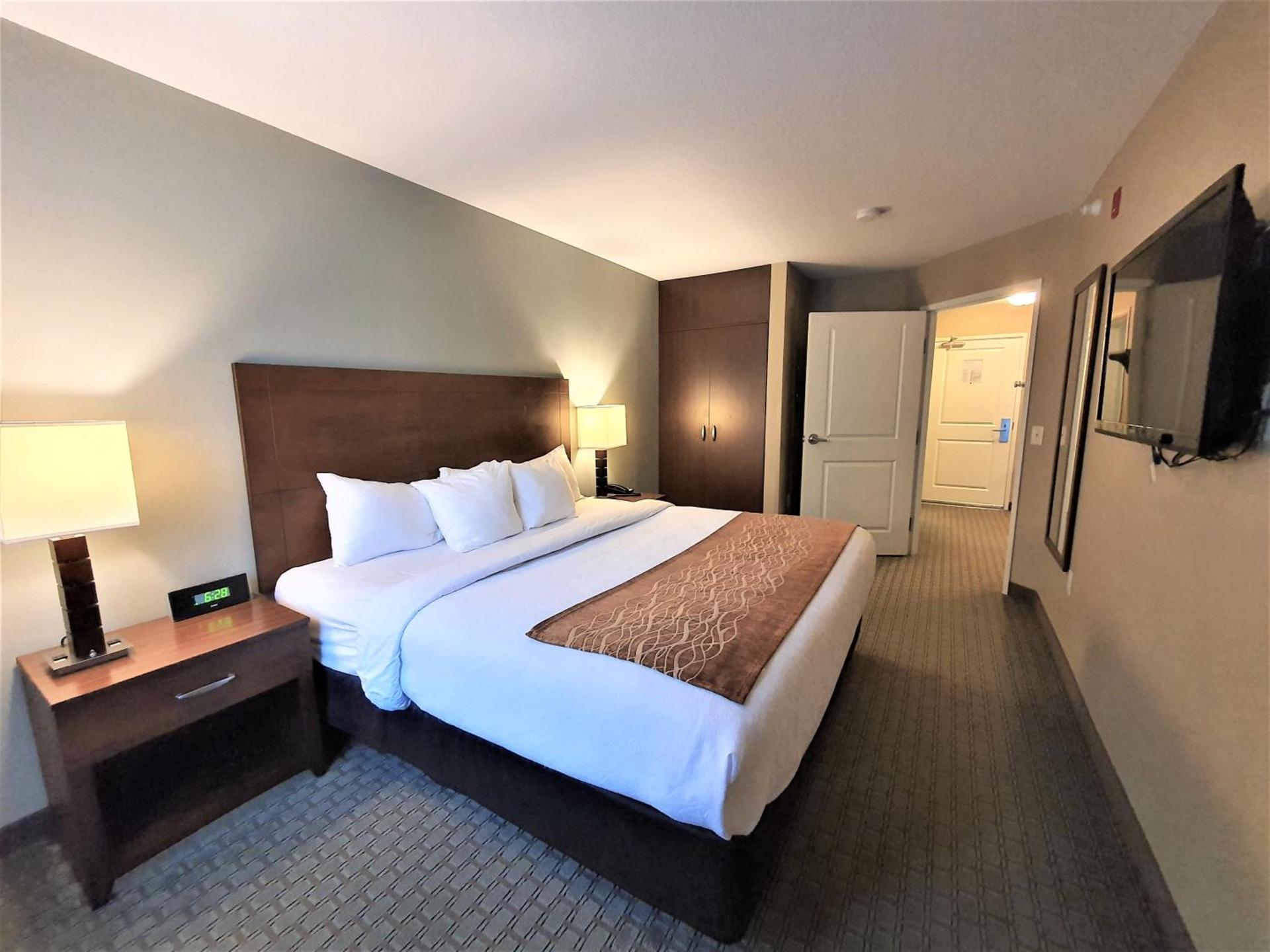 AmeriVu Inn and Suites - Chisago City photo 17