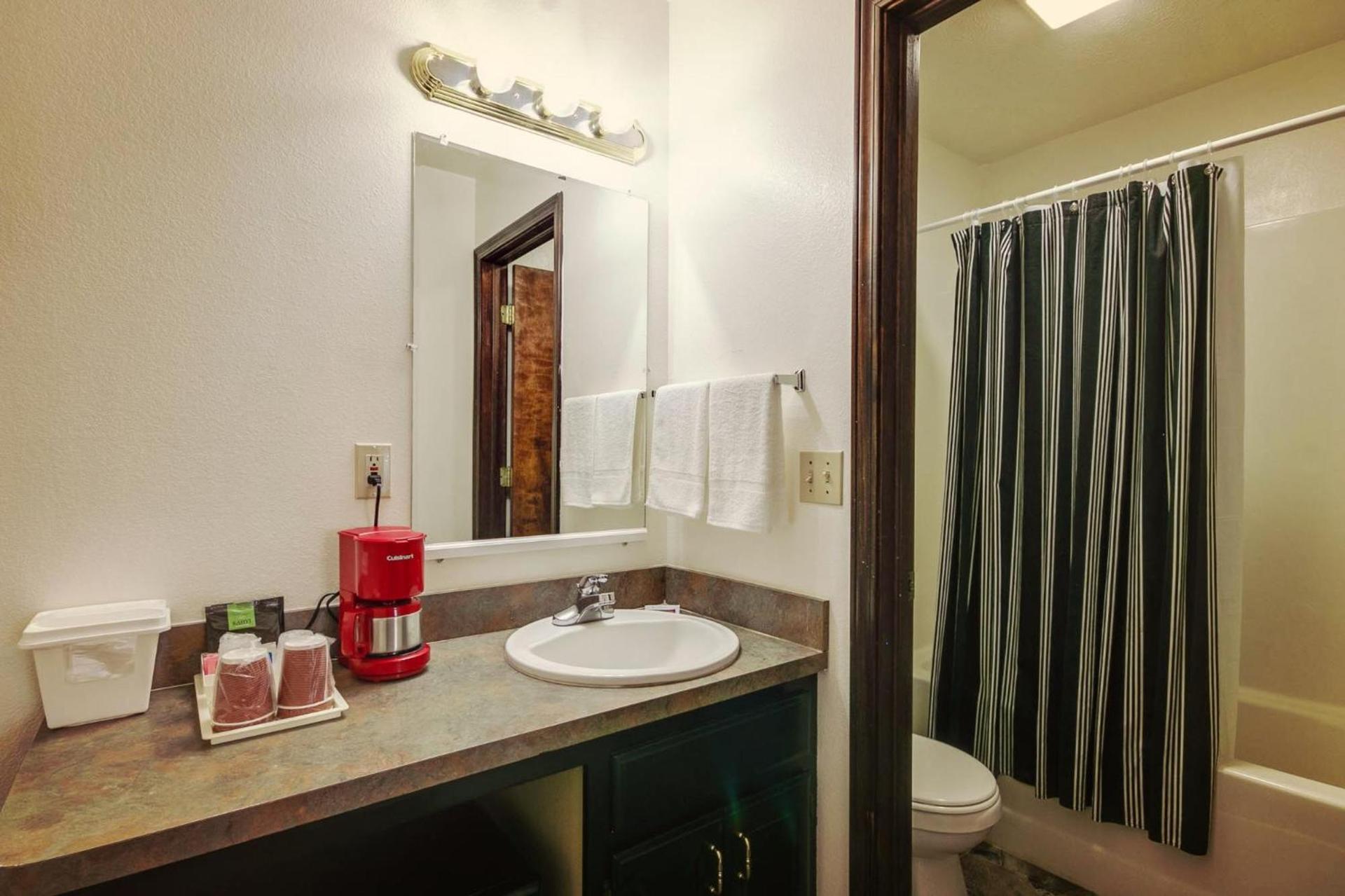 Simmer Motel photo 11