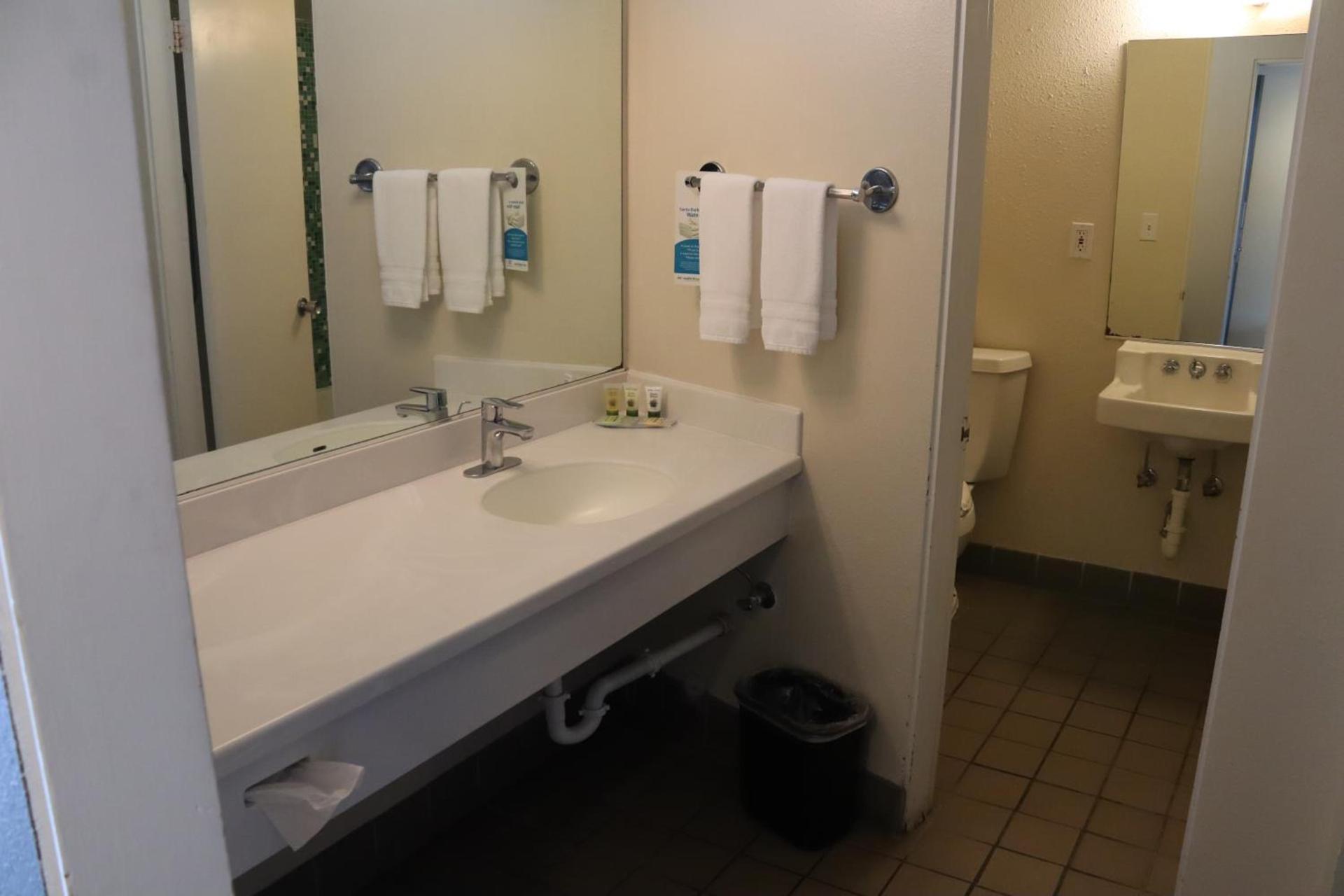 Lemon Tree Inn photo 16