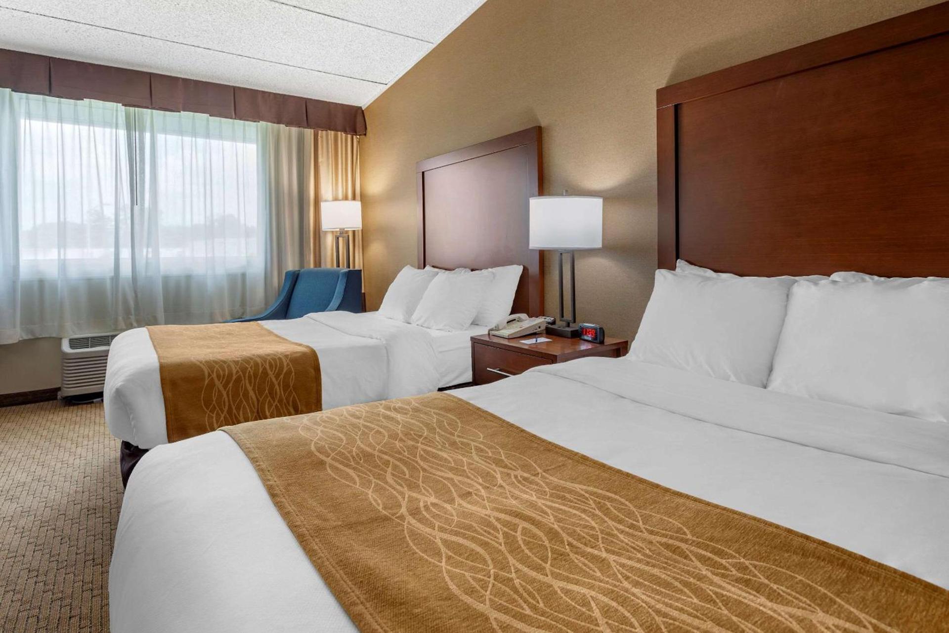 Comfort Inn Lancaster County North photo 13