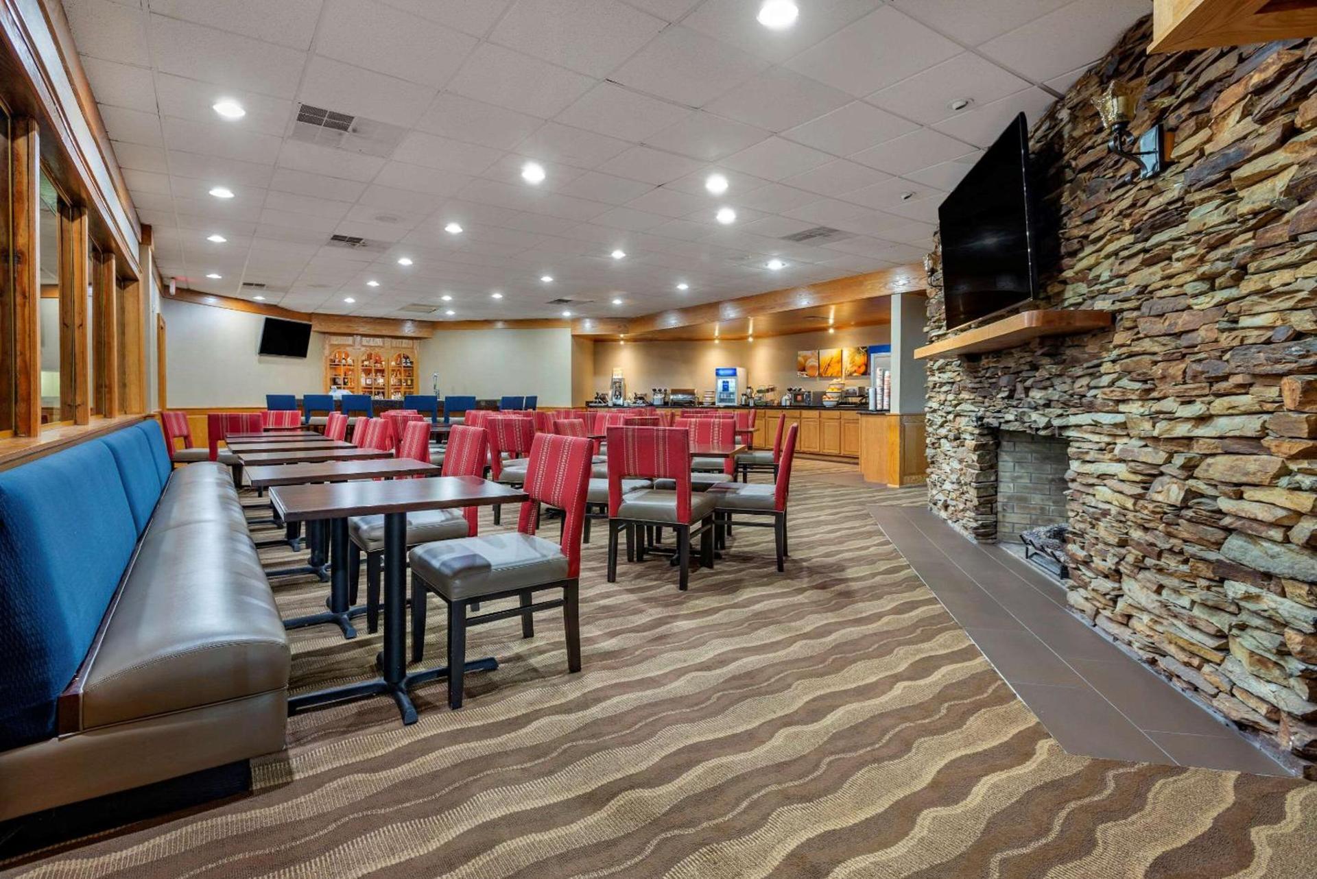 Comfort Inn Lancaster County North photo 21