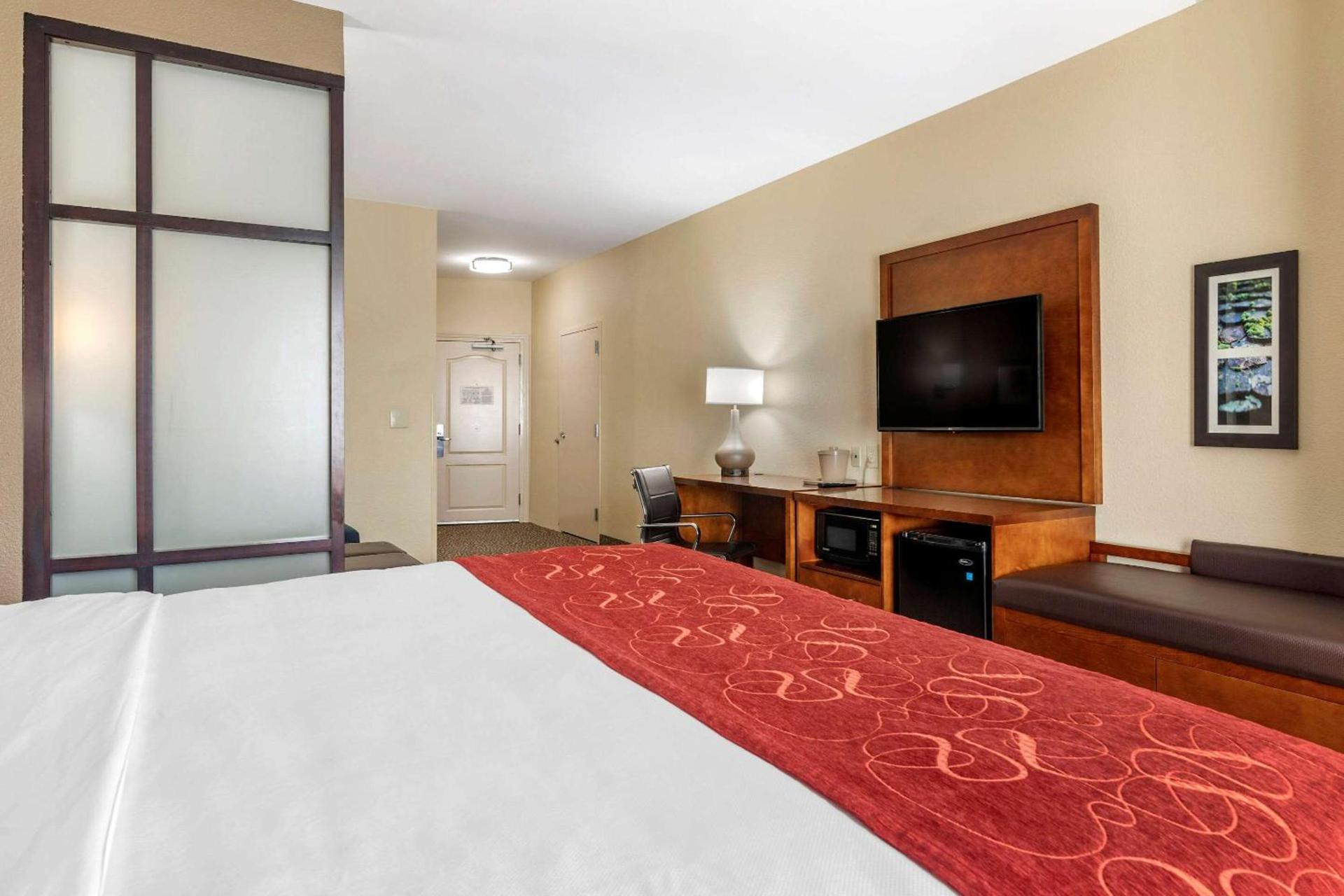 Comfort Suites Florence I-95 photo 11