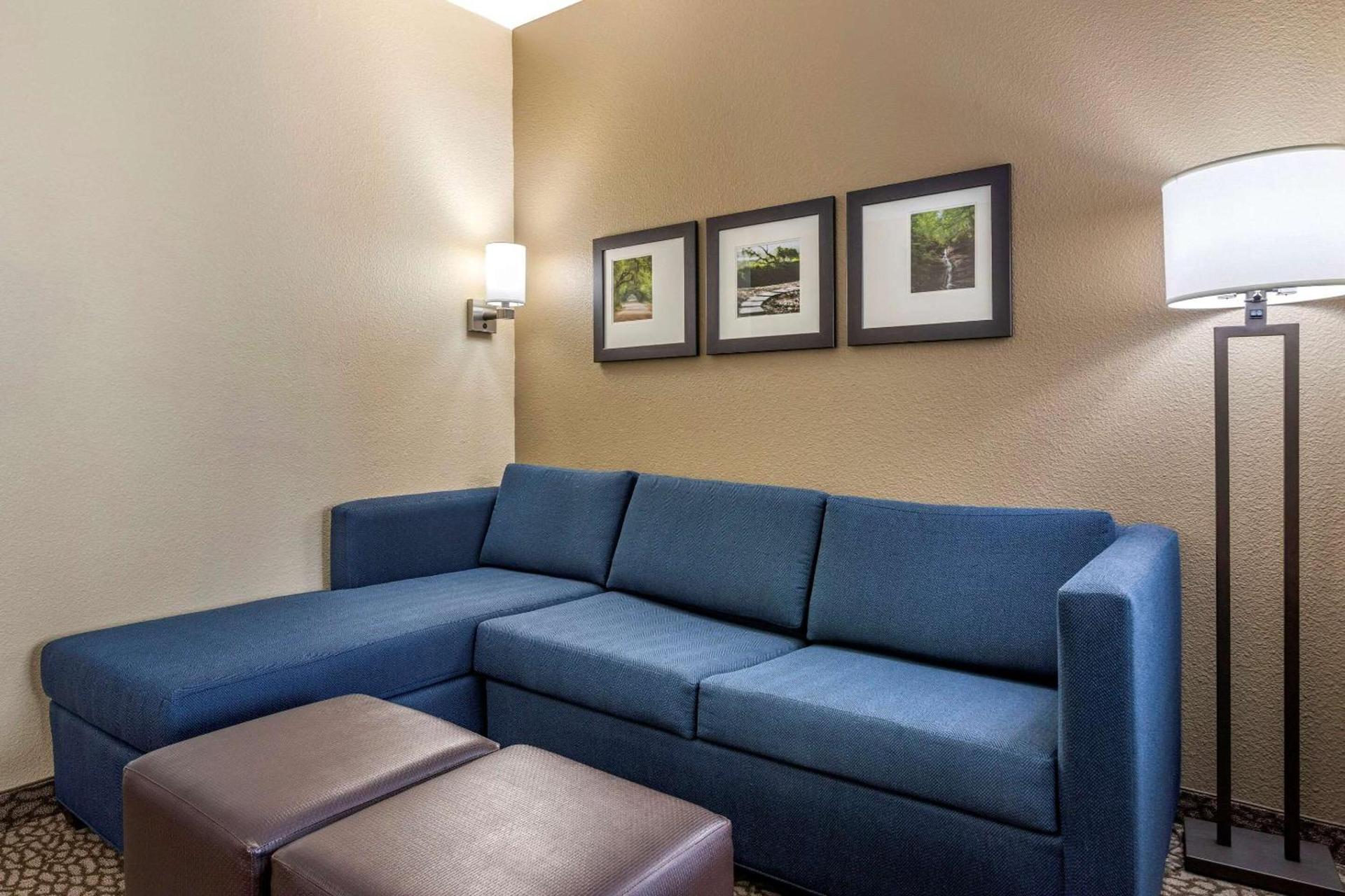 Comfort Suites Florence I-95 photo 14