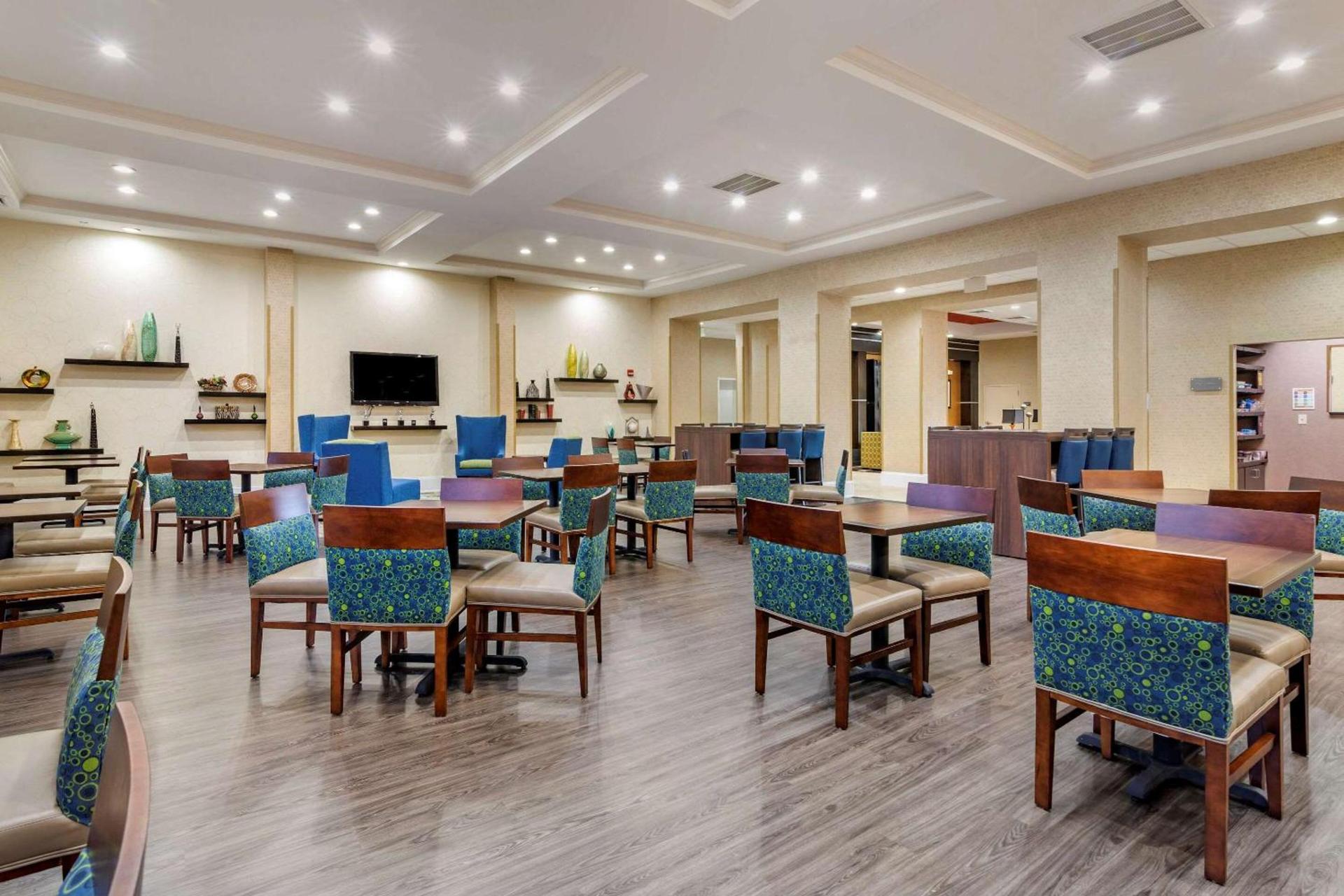 Comfort Suites Florence I-95 photo 26